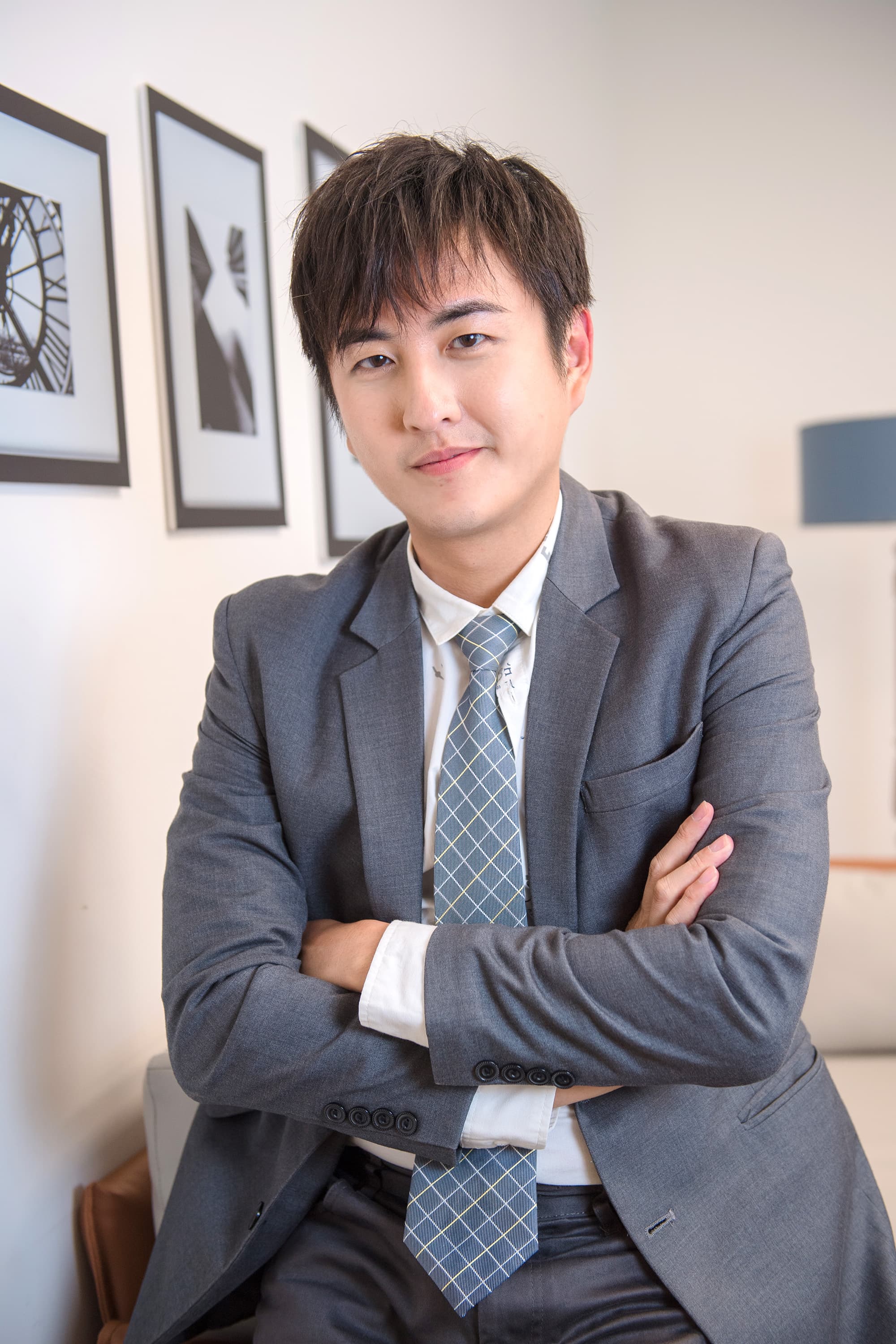 黃靖倫日前接受LiTV線上影視專訪，透露這10年的人生起趺，如何從對憂鬱症走出來。（LiTV線上影視提拱）