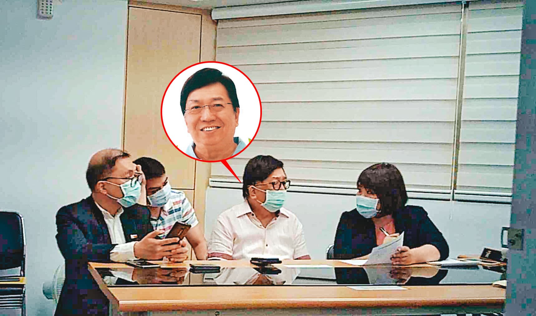 菲國駐台代表班納友(中)在勞資調解會霸氣宣稱:「不必遵守台灣的法律!」
