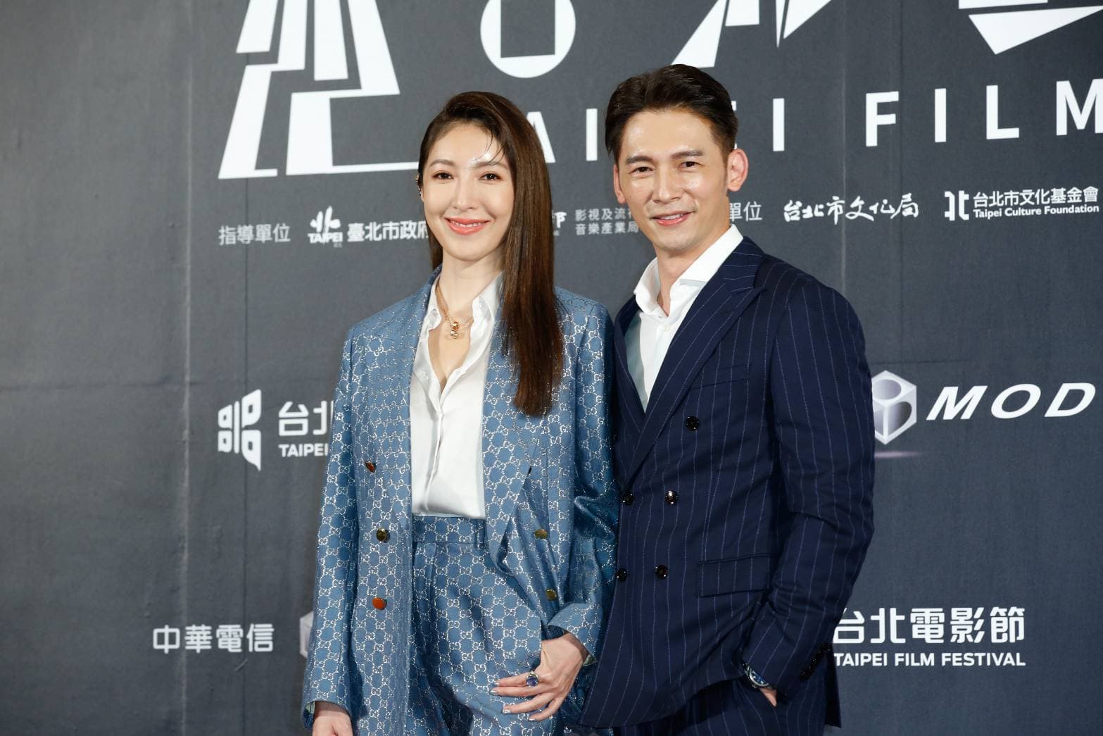 楊謹華及溫昇豪是時隔11年後的再次同台，老搭檔見面，楊謹華竟要溫昇豪在台上玩雜耍翻跟斗。