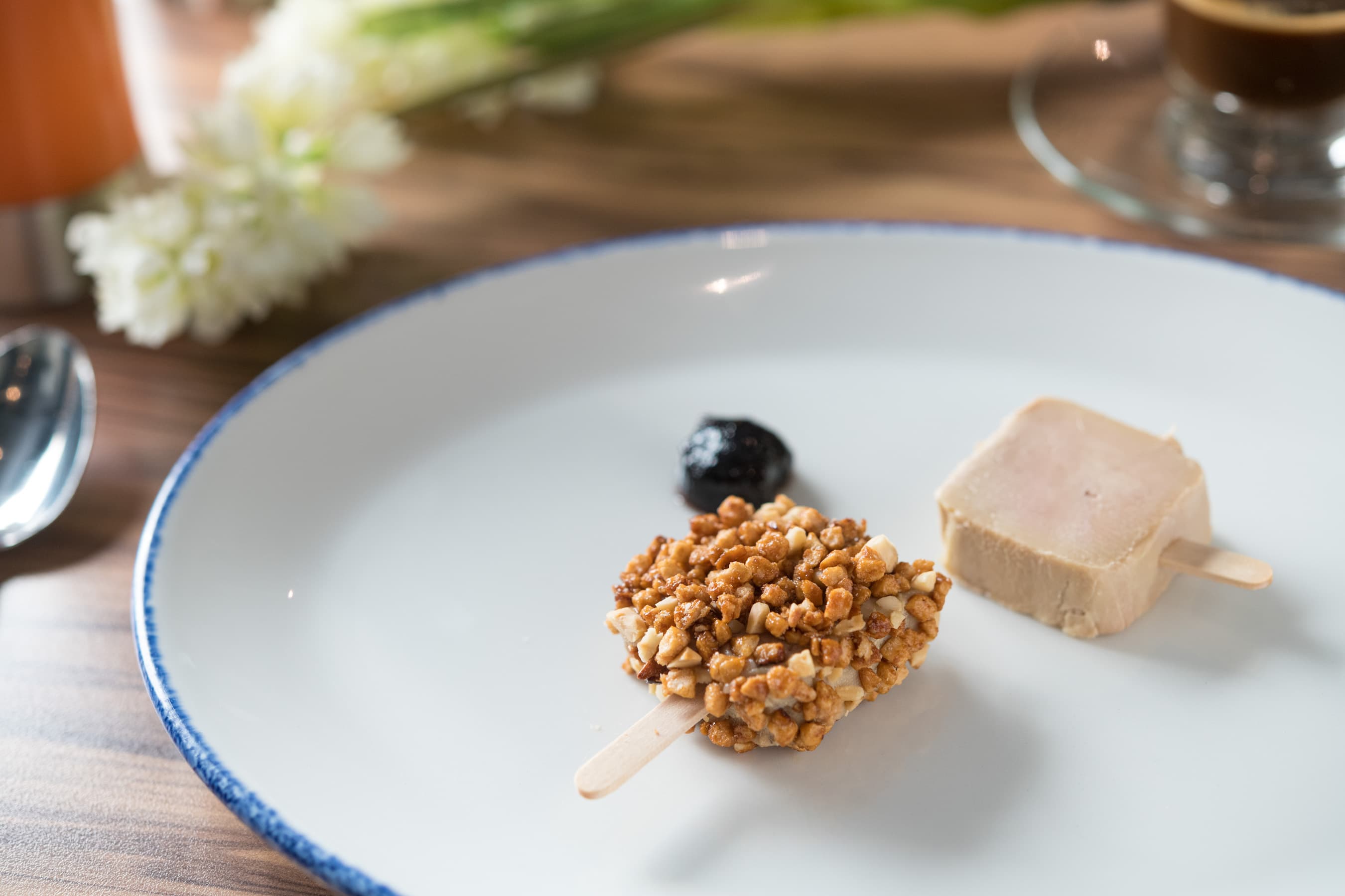 「鴨肝曠世奇派」（Foie Gras Magnum）是義大利米其林三星餐廳主廚Massimo Bottura的經典名菜。