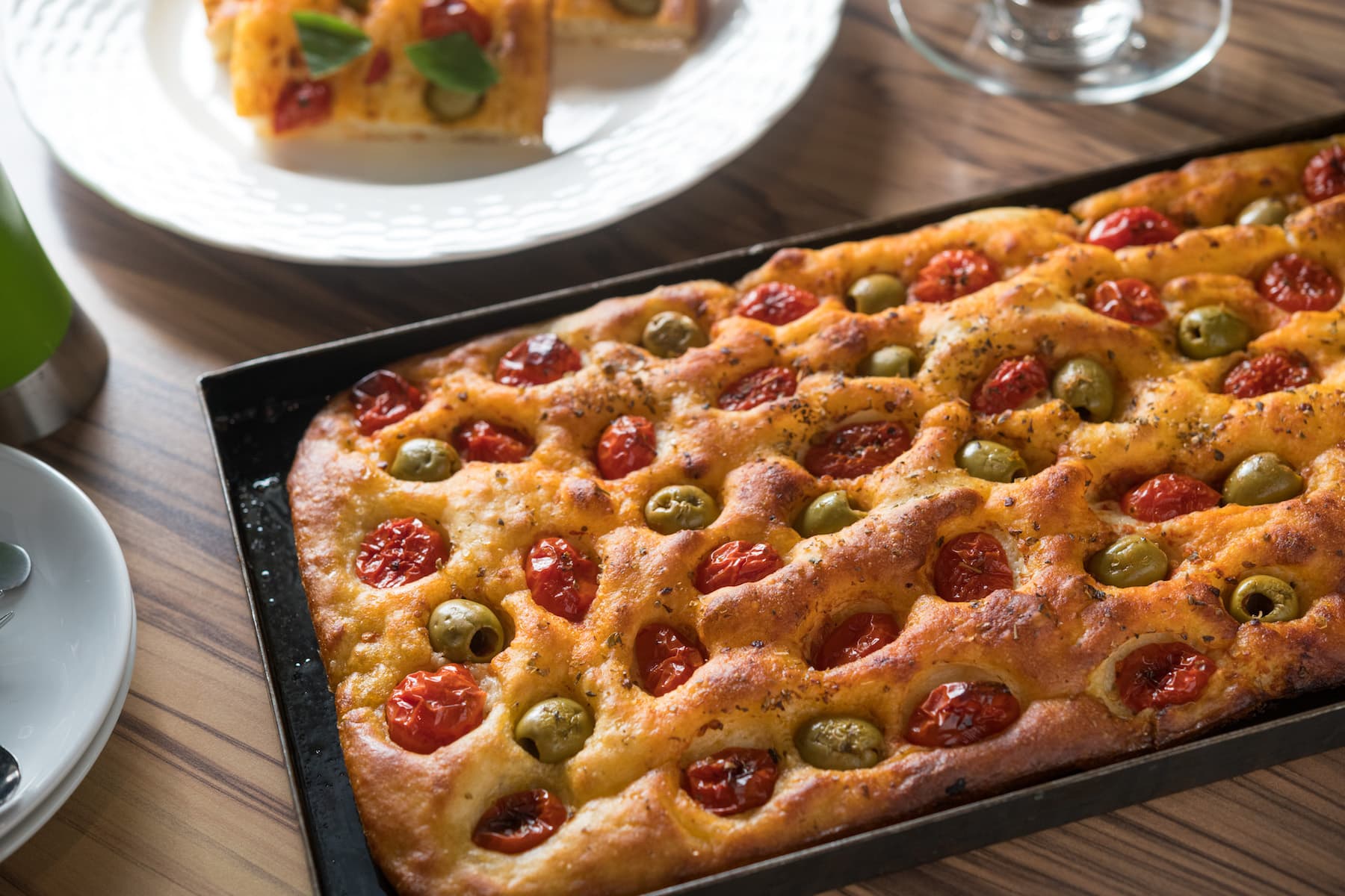 「巴里佛卡夏」（Focaccia Barese）特別的地方是在麵糰裡加入馬鈴薯。