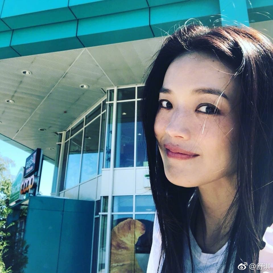 如今44歲的舒淇，找出自己最舒服的方式過生活。（翻攝自舒淇微博）