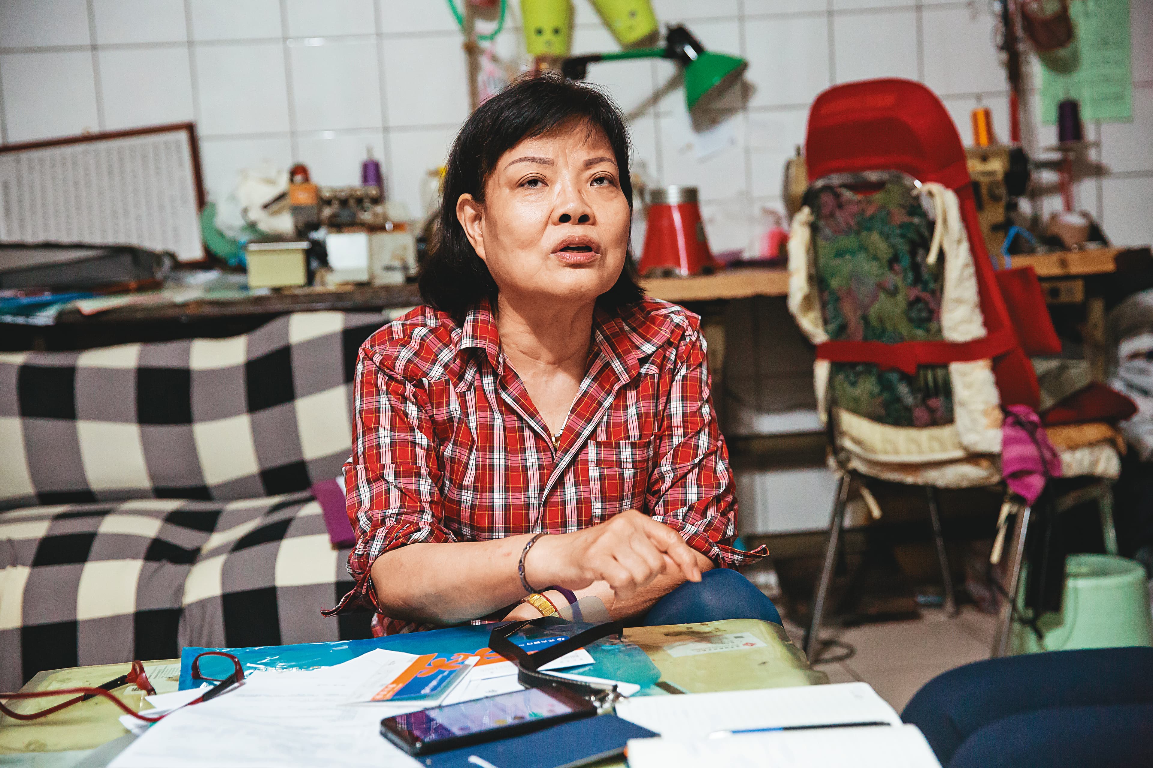 林阿姨在理專勸誘下，以房產抵押貸款投資南非幣及澳幣計價的高息貨幣債券基金，近年遭遇嚴重虧損。
