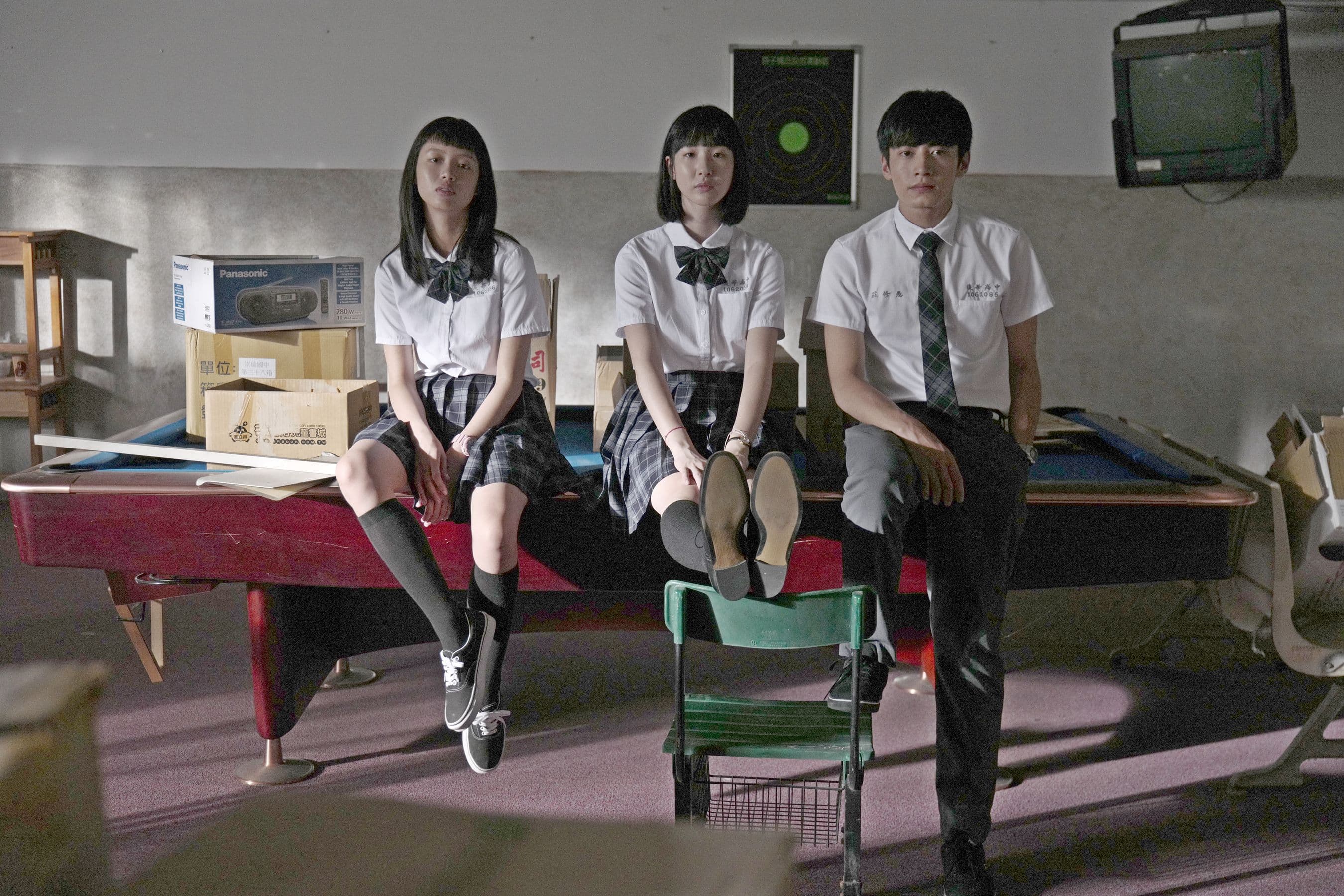 《哈囉少女》講述校園裡女生的小圈圈，但王渝屏（左起）、劉主平、宋柏緯卻是邊緣人。（双喜）