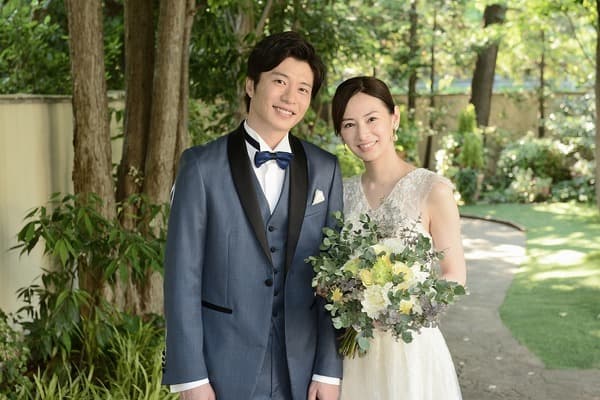 田中圭（左）和北川景子客串續集，北川對於角色能穿上婚紗感到相當興奮。（翻攝cinemacafe）
