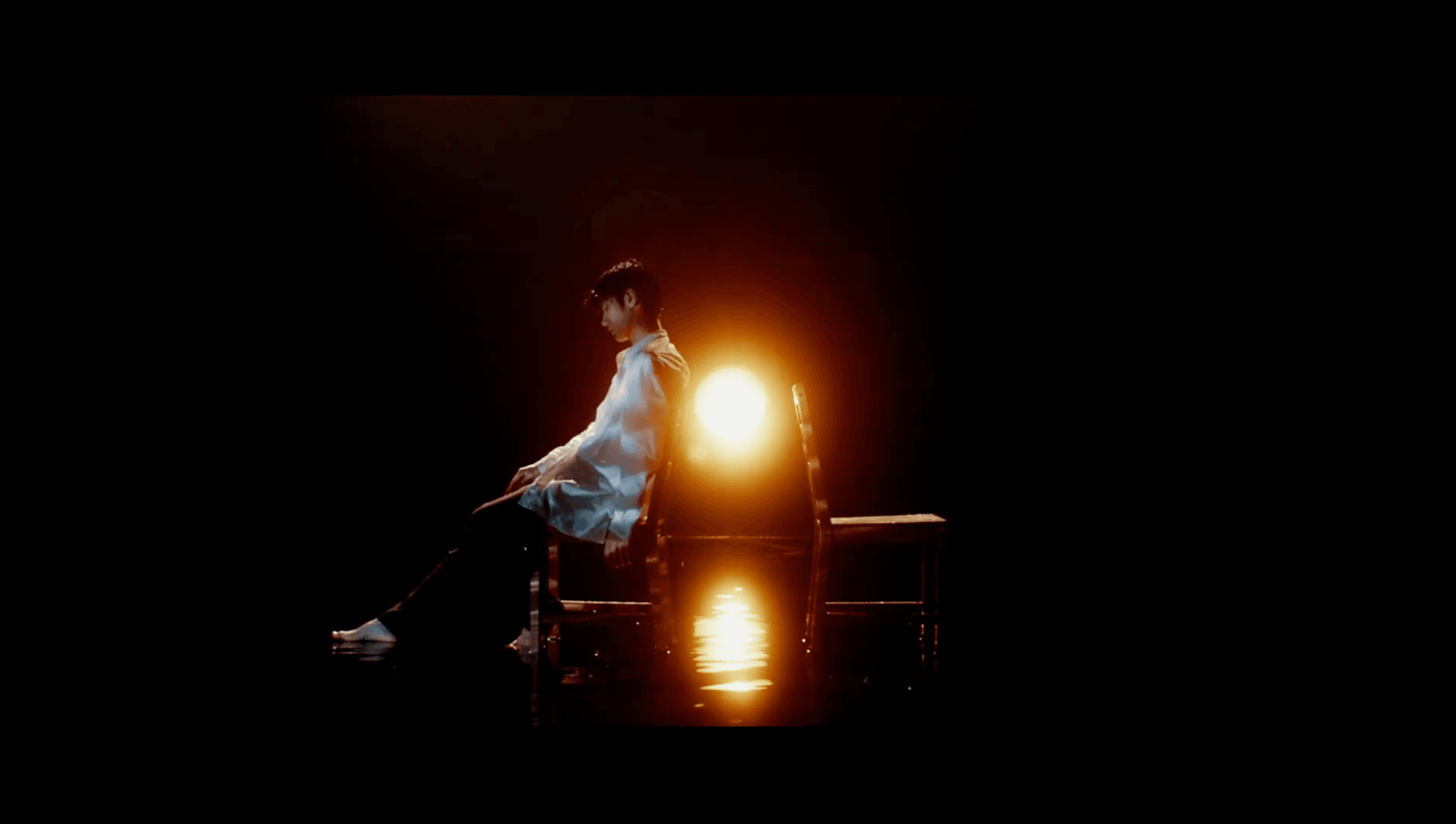 三浦春馬在〈Night Diver〉展現許多情感。（截圖自MV）