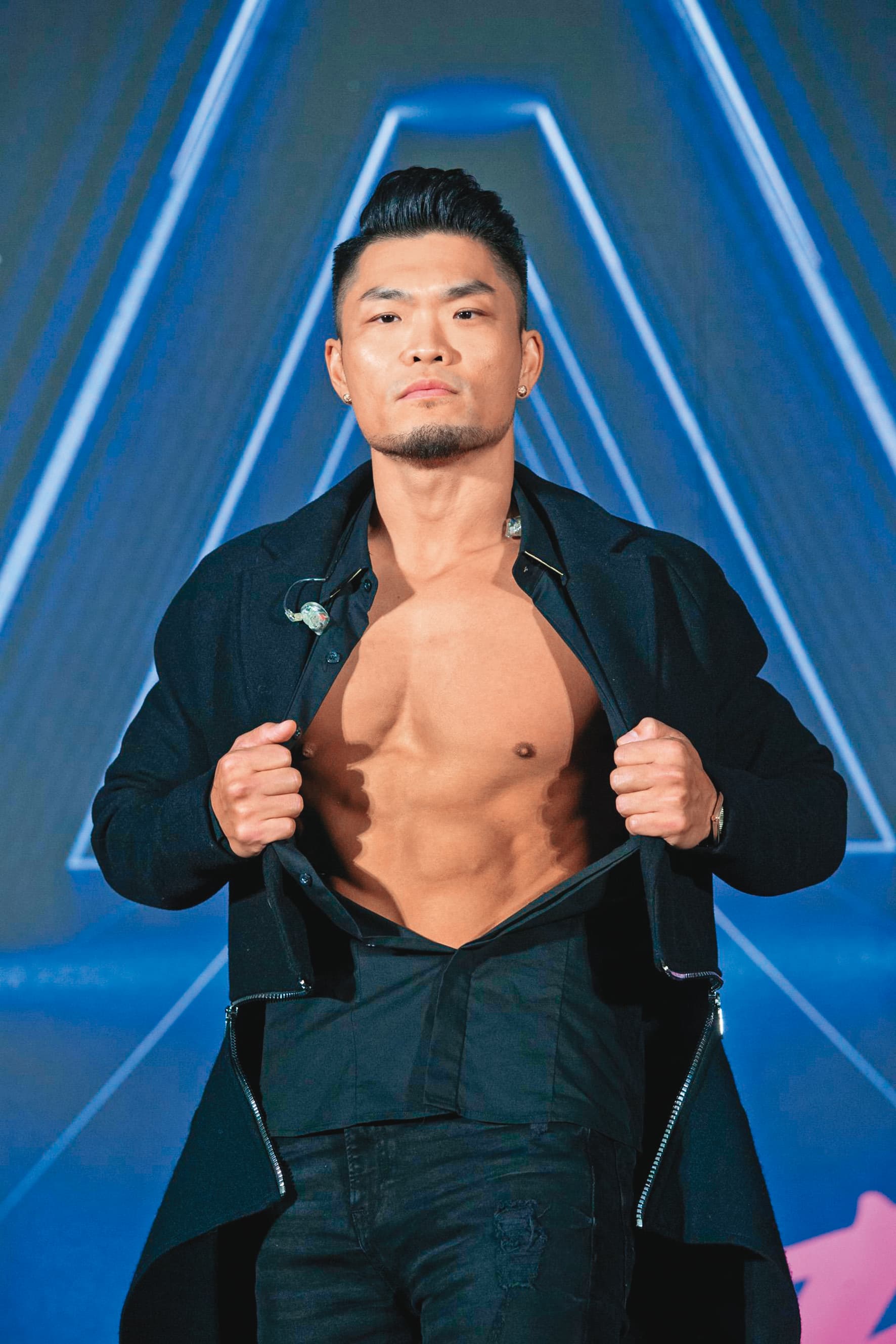 李玖哲現在只要有演唱會都會脫衣服賣肉。（由你娛樂提供）