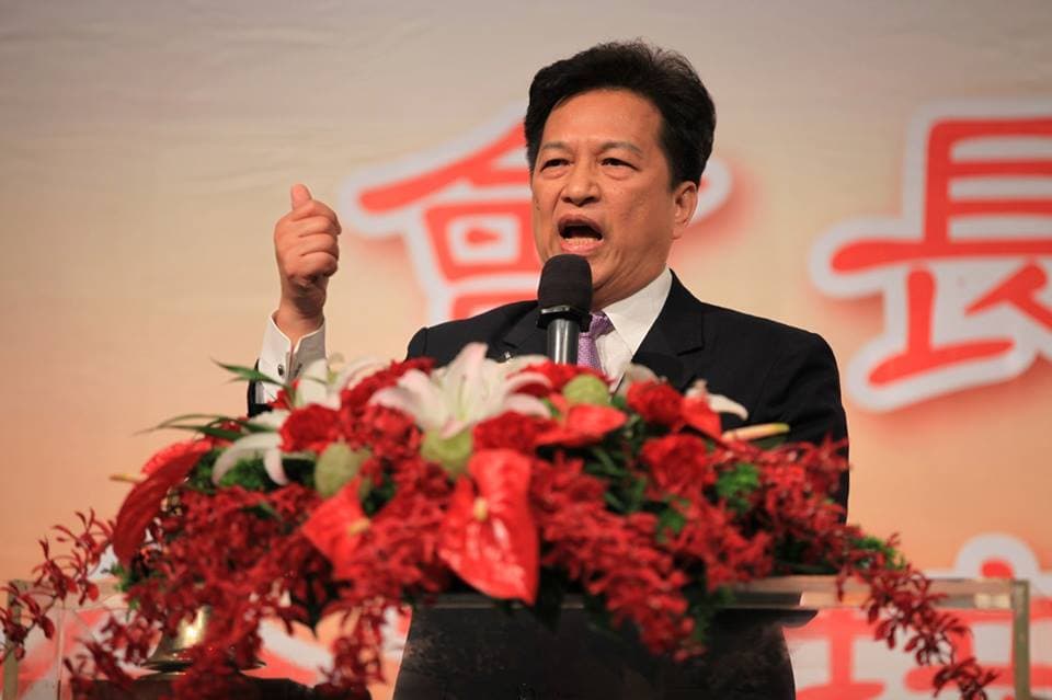 李朝永背叛周遊之後，依舊回到她的身邊。（翻攝李朝永獅子會臉書）