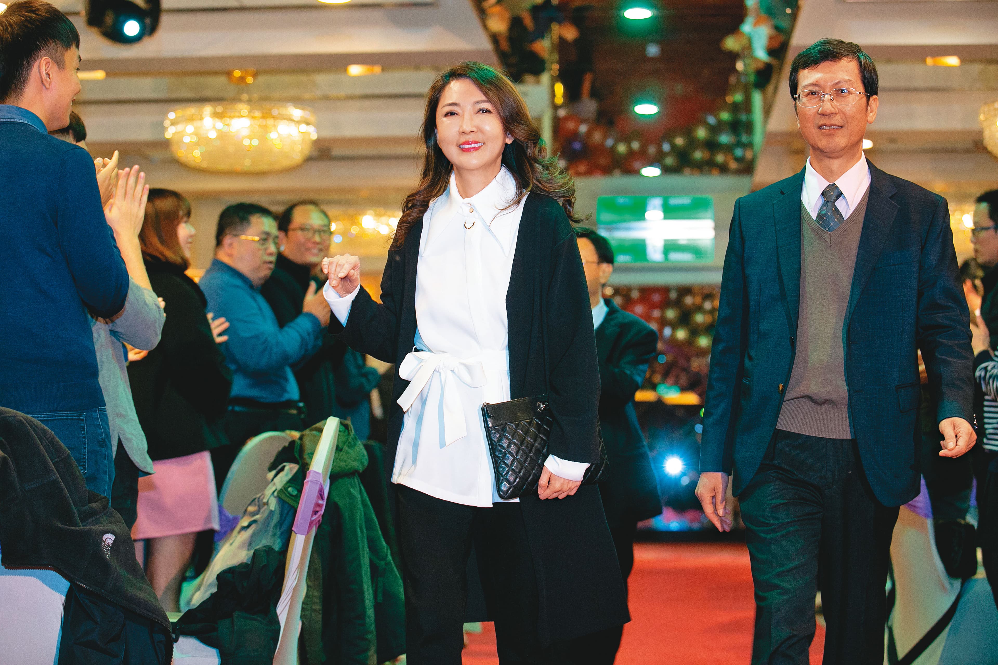 王瑞瑜（右）是王永慶三房女兒，為王永慶海外資產信託的5人小組成員。