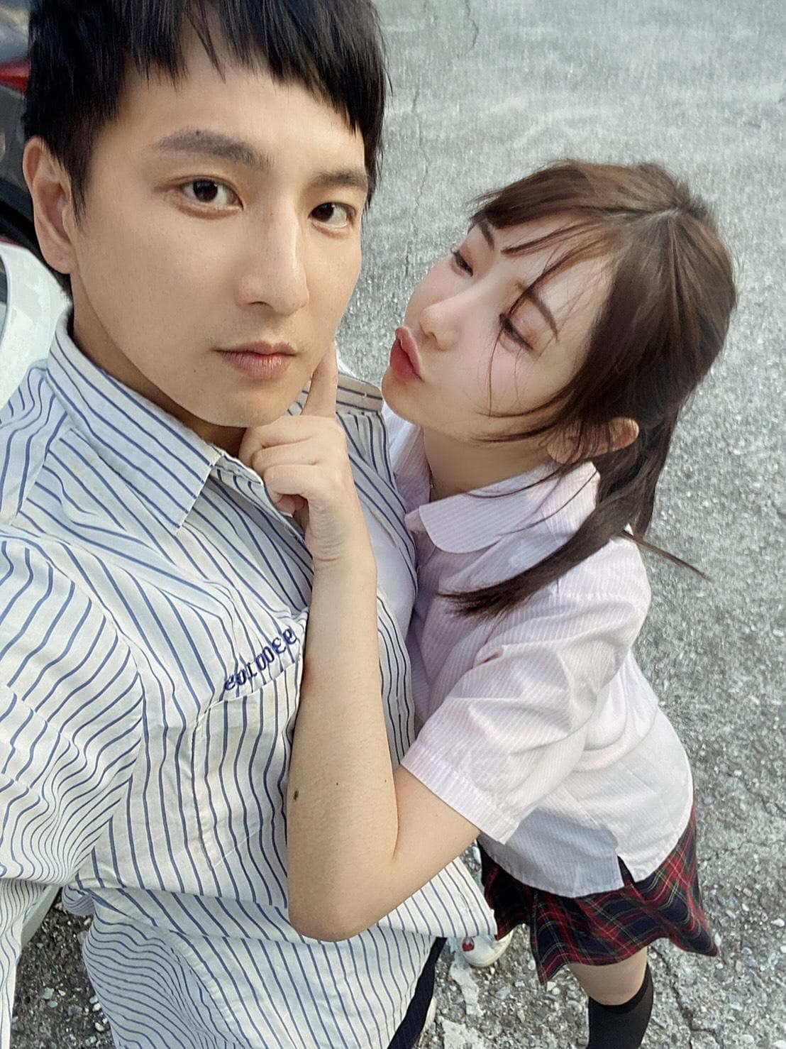 小煜老婆目測身高約只有150公分出頭相當嬌小。（小煜提供）