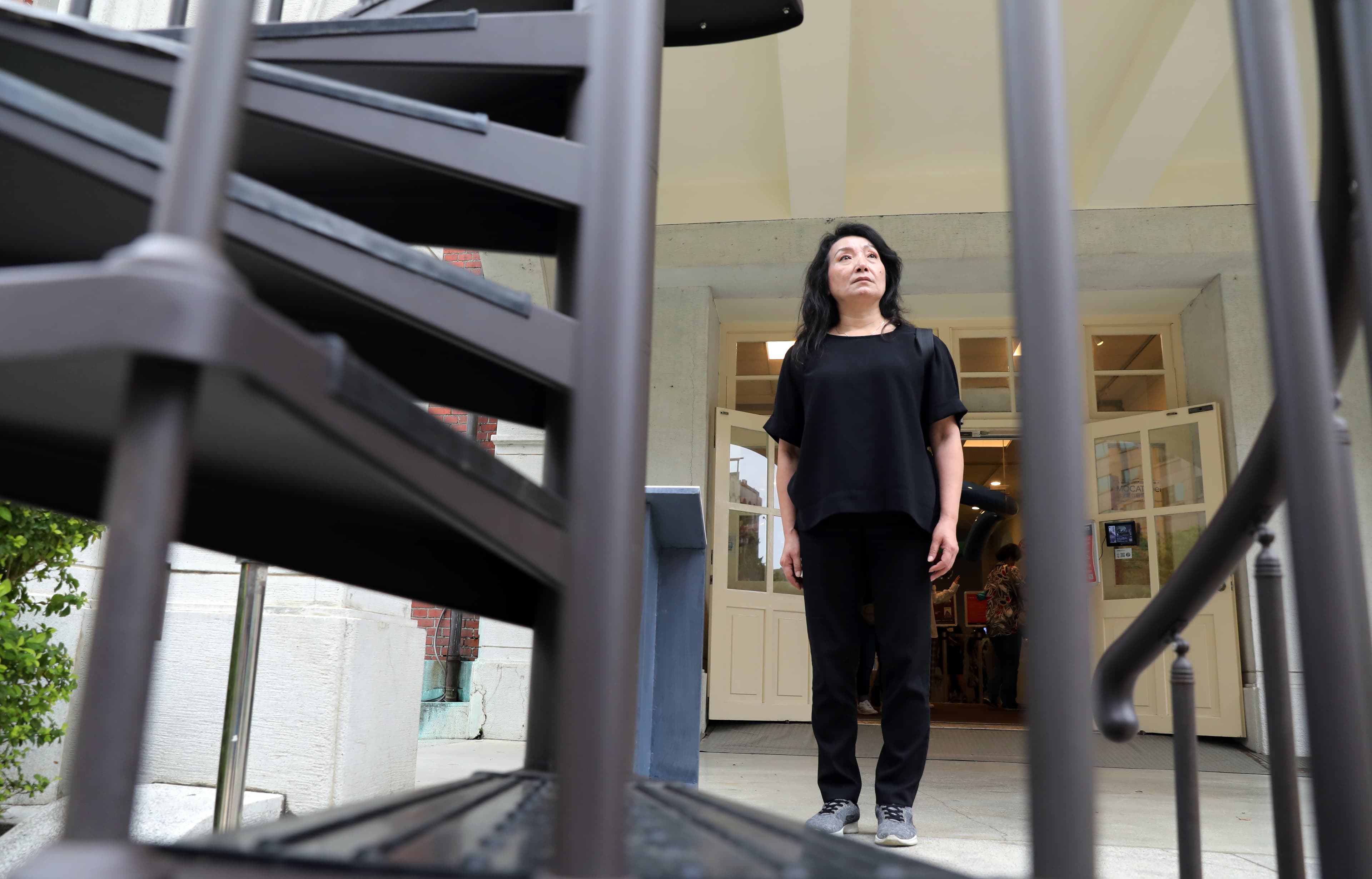 王薇君長年站在被害人的立場上倡議提昇權益，她感嘆明白家屬心境的人很少。