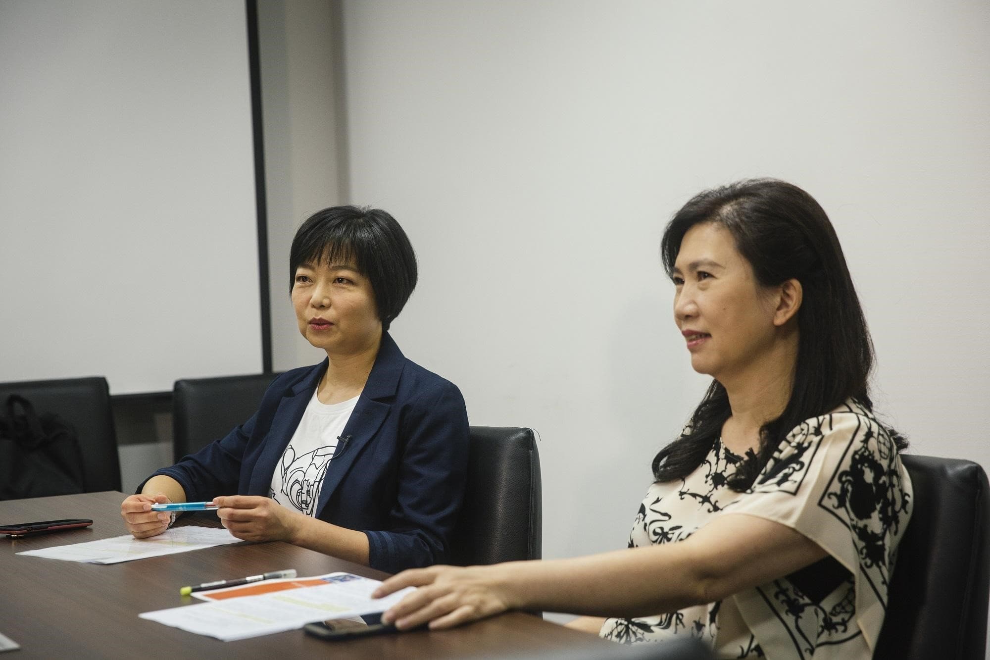 新媒體服務副總經理李芃君（右）與影音事業處副處長邵珮如（左）皆看好台劇未來的市場潛力。