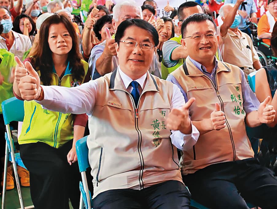 陳怡擔任台南市衛生局長3年多，是市長黃偉哲的愛將。（翻攝台南健康報馬仔臉書）