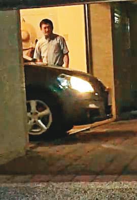 鄭姓女祕書開著自己的車，從台南市衛生局長（圖）的家中車庫出發。（讀者提供）