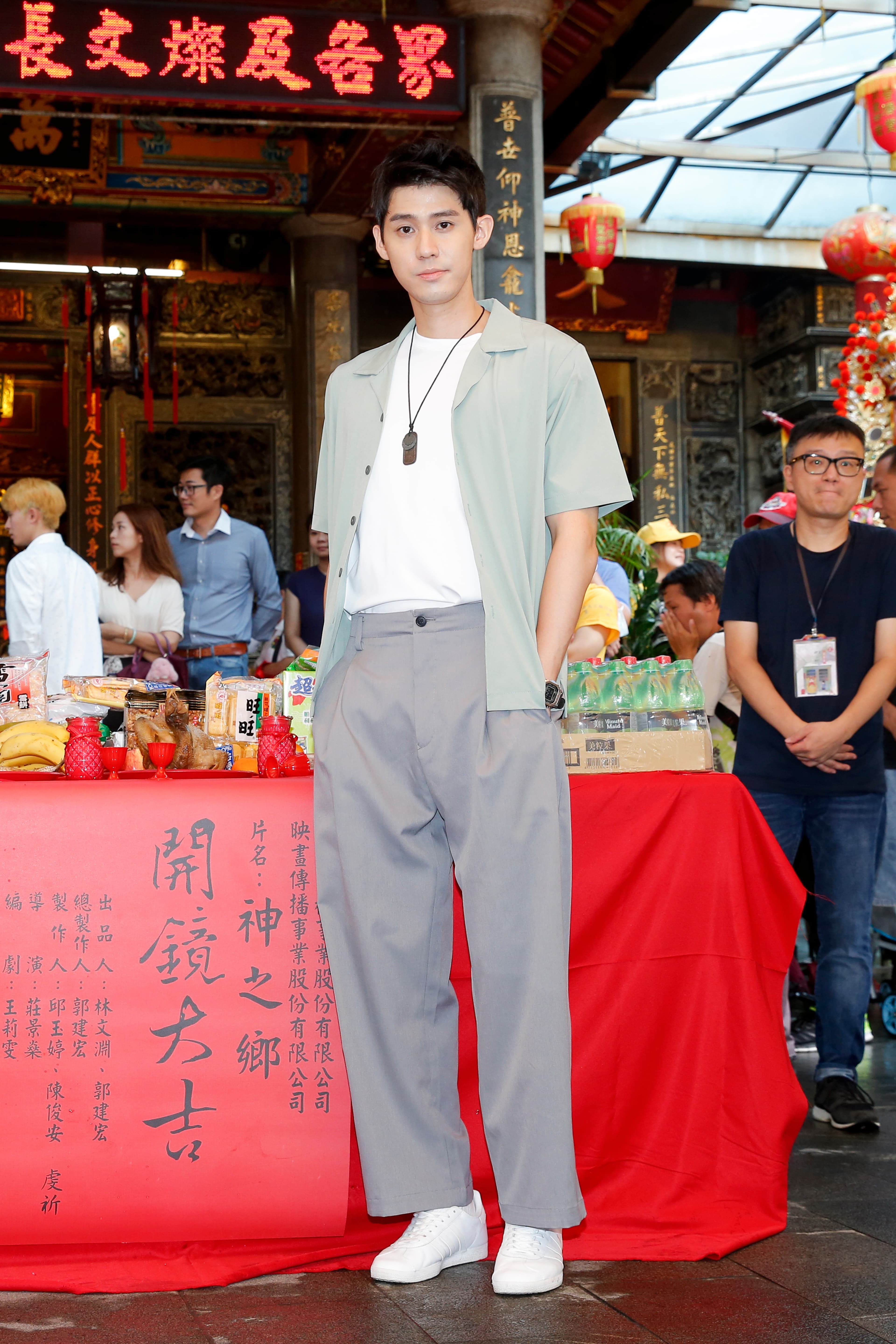 李玉璽在《神之鄉》內飾演大學生夏志薰，這次要與眾多資深前輩合作，讓他坦言壓力不小。