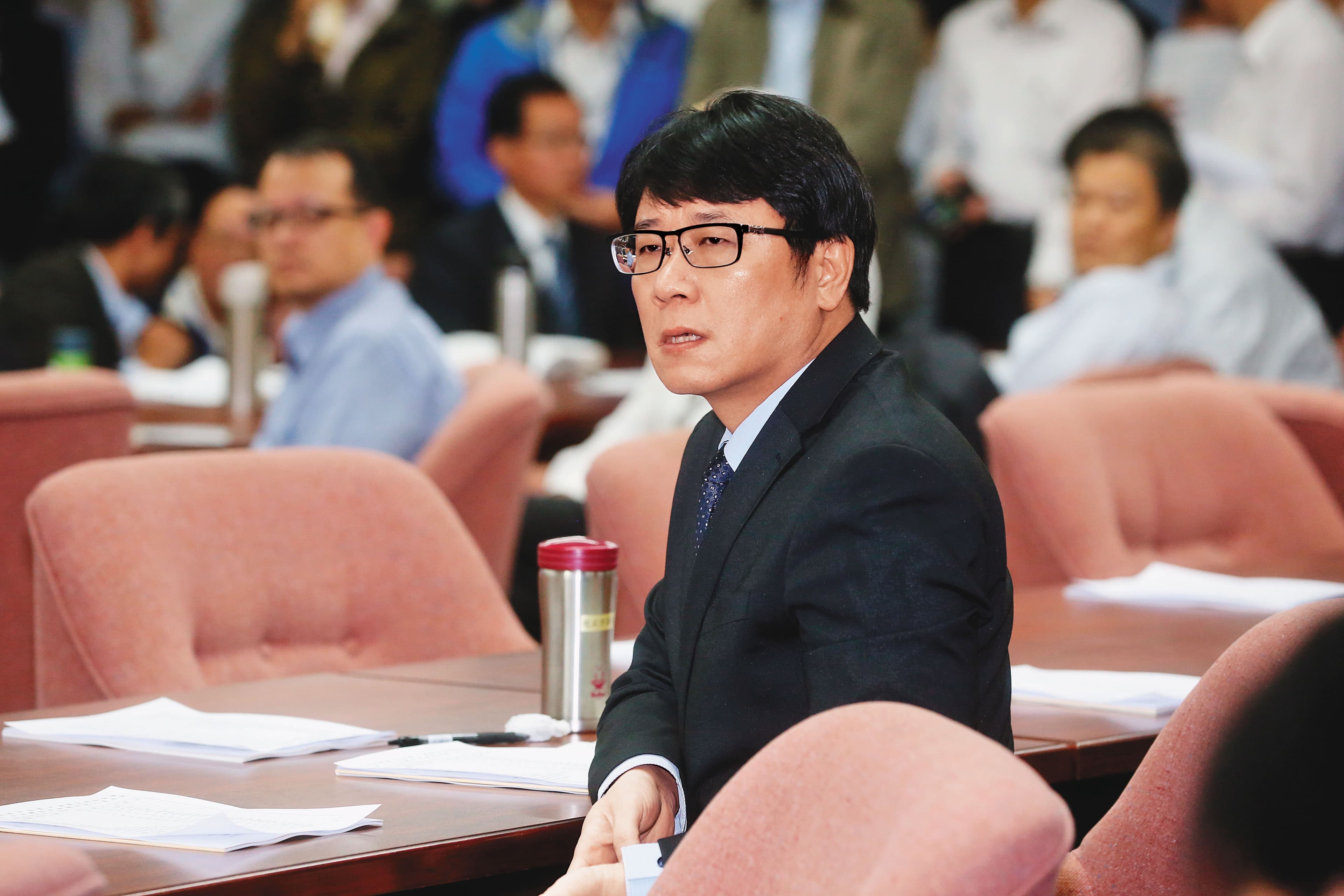 立委趙正宇介入陽明山土地開發案，被控收下殯葬業者950萬元賄款，法官裁定以100萬元交保，北檢不服已提抗告。