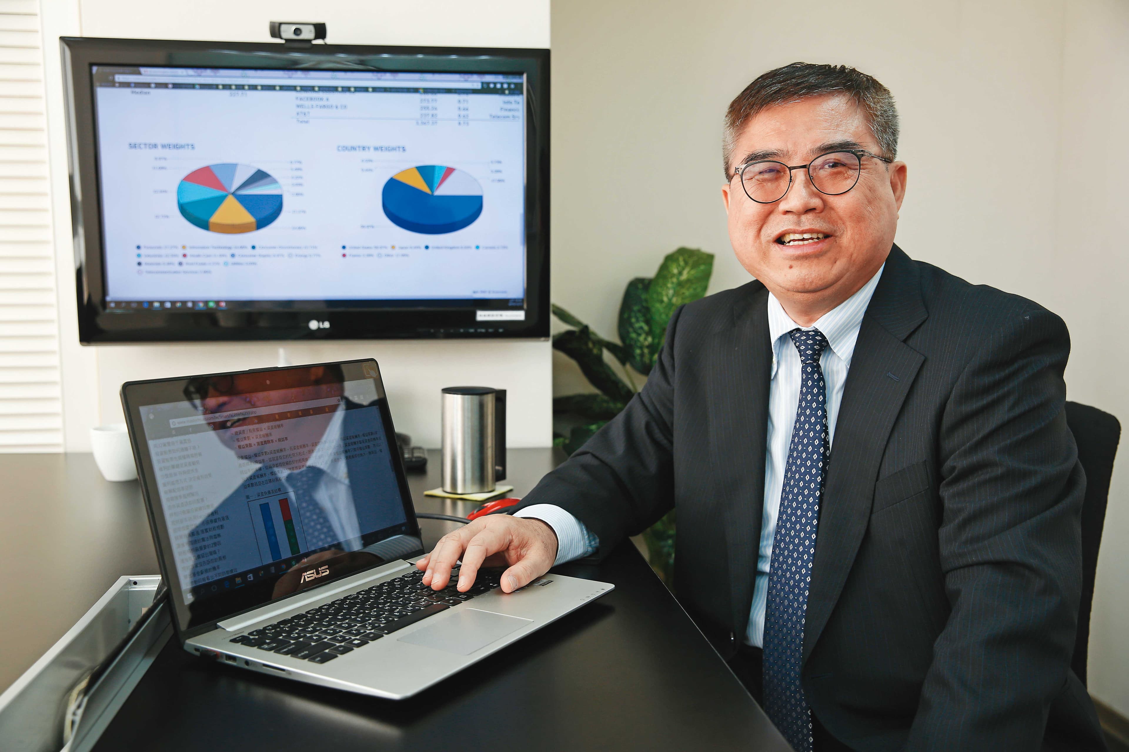 怪老子蕭世斌強調，挑選高息ETF，要留意總報酬與波動度。