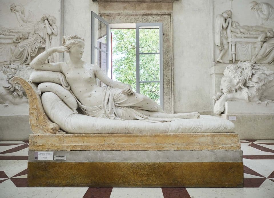 被破壞的是石膏模組，館方和義大利藝界呼籲警方嚴懲。（翻攝Museo Gypsotheca Antonio Canova臉書）