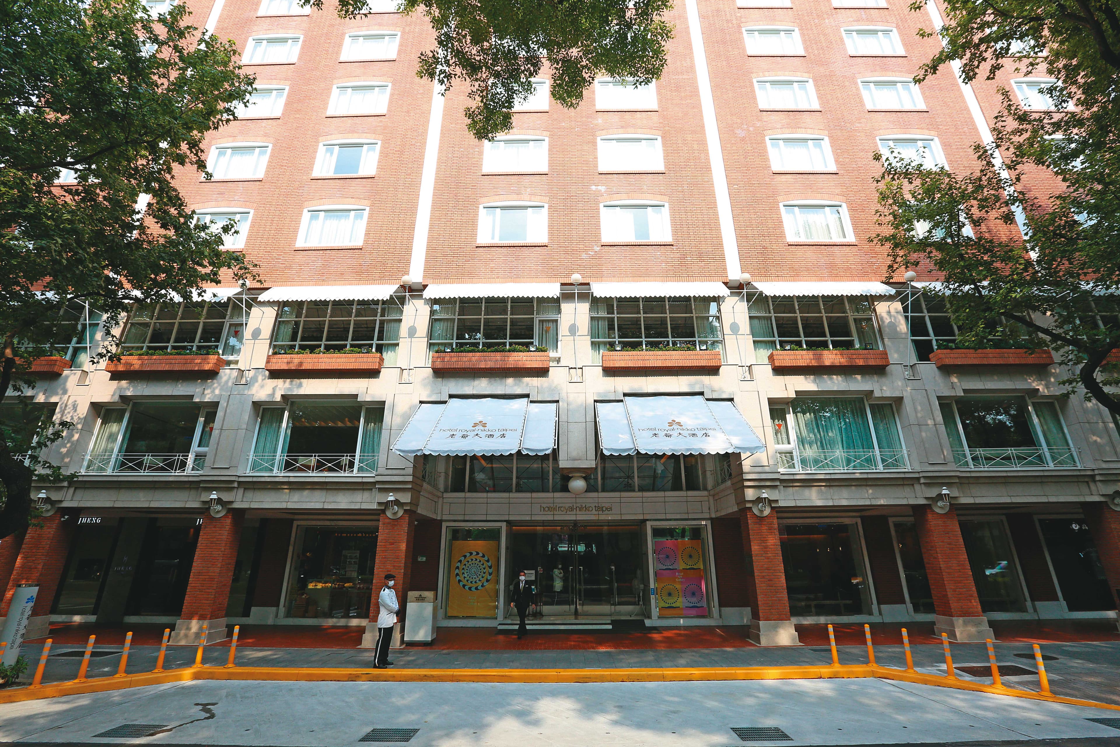 徐永明宣稱在老爺酒店向金主借款300萬元周轉黨部資金缺口，後來改稱在附近另家酒店與金主碰面取款。圖為老爺酒店外觀。