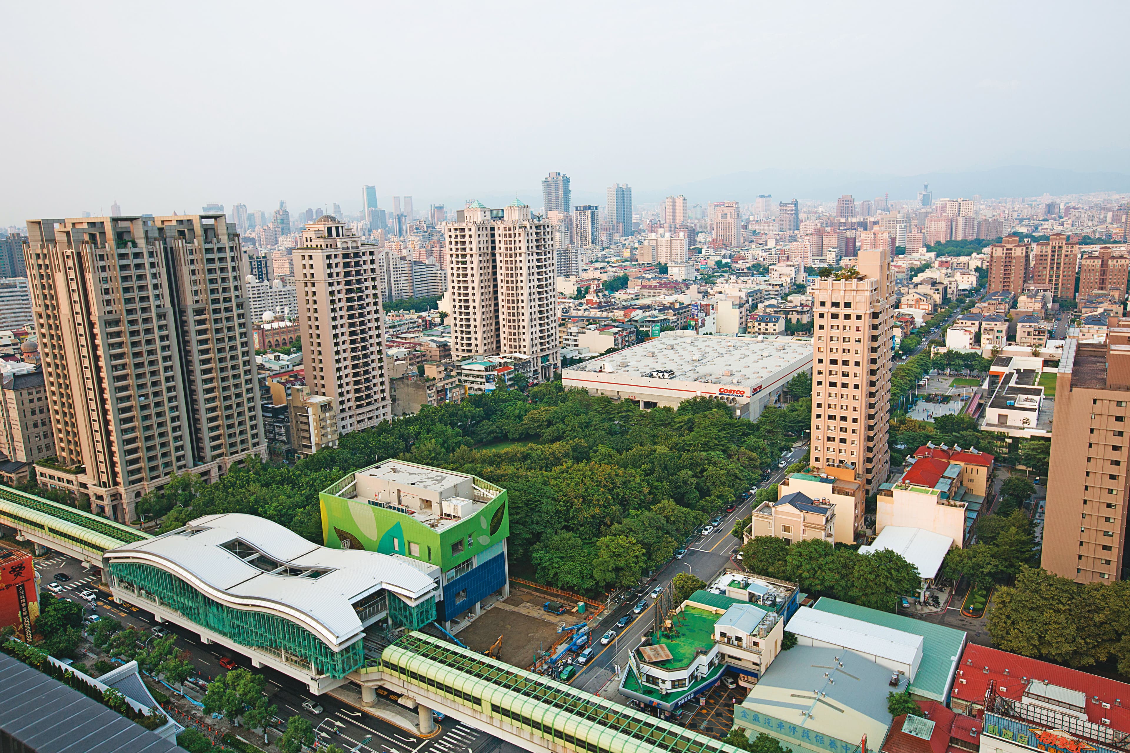 專家認為，台中房市在7期帶動下，下半年還會出現一波豪宅熱。