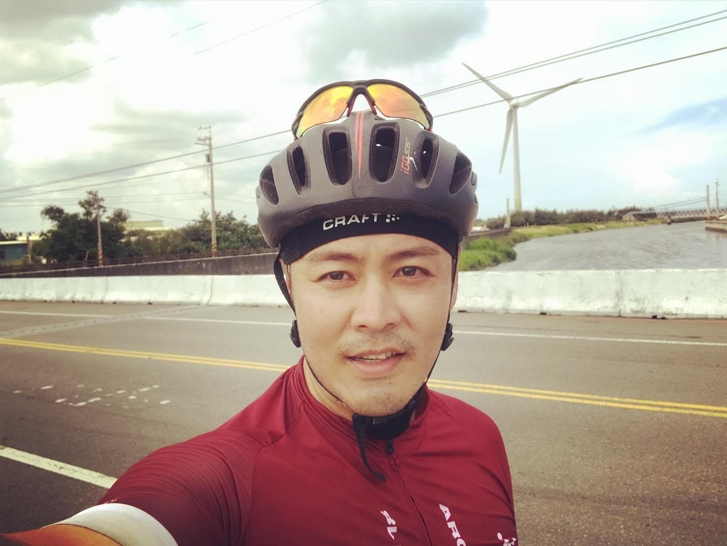 劉至翰喜愛騎車，日前挑戰環島之旅。（翻攝自劉至翰臉書）
