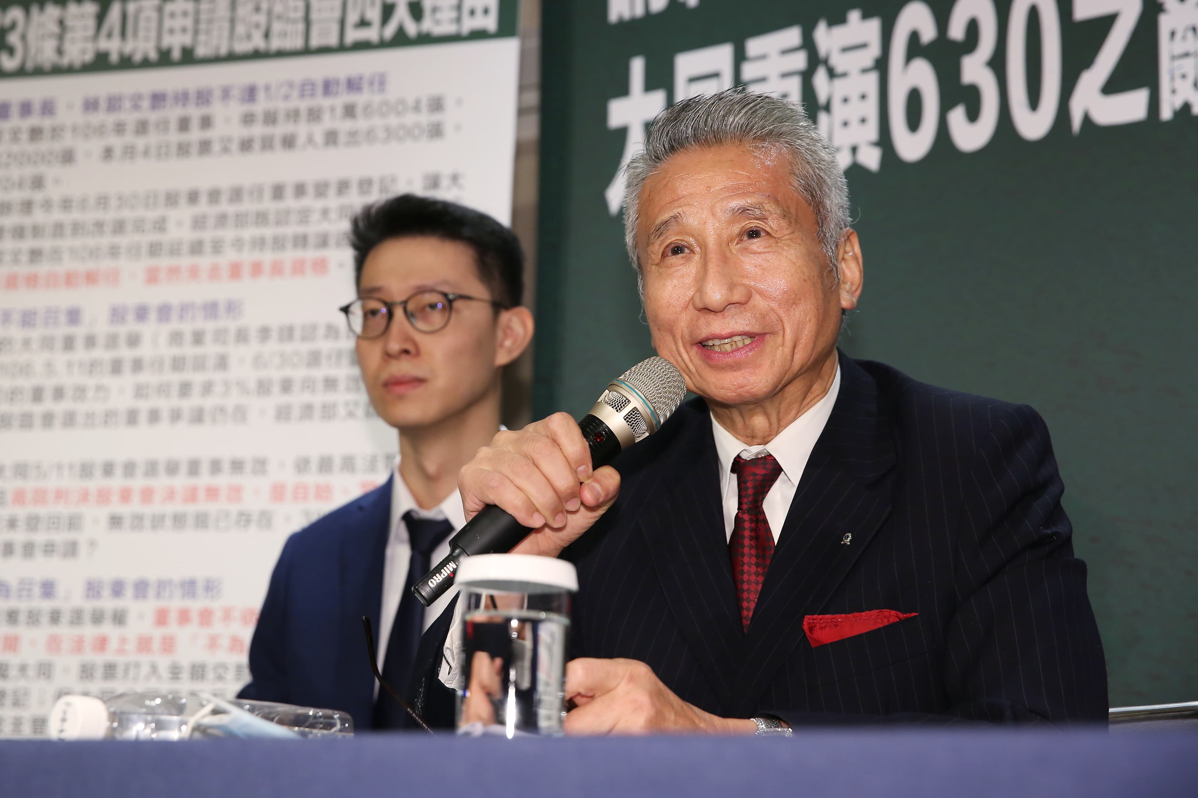 隨著大同經營權爭奪戰進入新局面，市場派主力王光祥（右）成了配角。