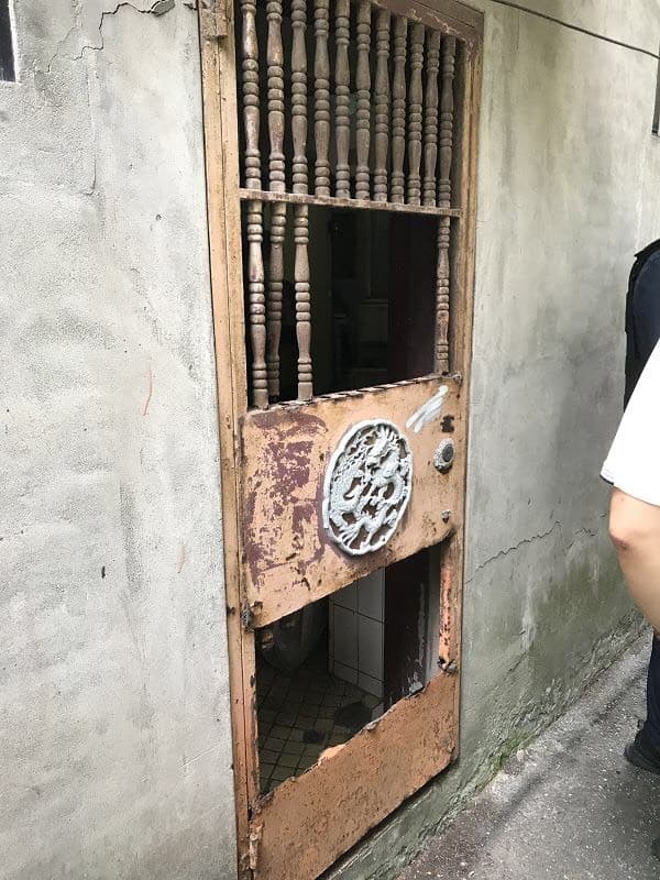 竊賊破壞門鎖侵入民宅。（中山分局提供）