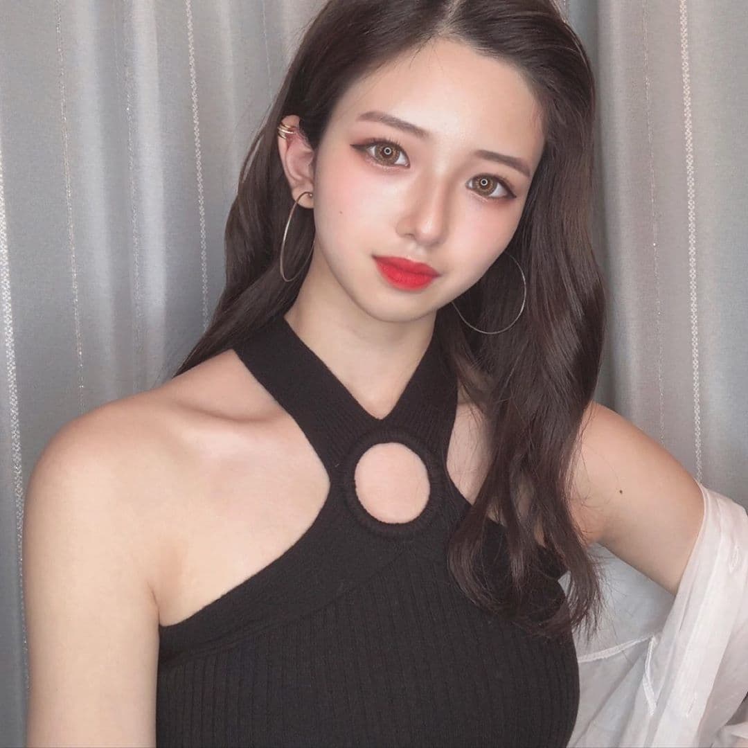 荻野心2年前獲得最可愛國中生第2名，如今豔麗模樣曝光讓不少粉絲大吃一驚。（翻攝自荻野心IG＠osu_kokoro）