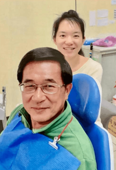 陳水扁PO出女兒陳幸妤替他做3D齒雕的照片，寫下「幸妤，感謝有妳」。（翻攝自「陳水扁新勇哥物語」臉書粉專）