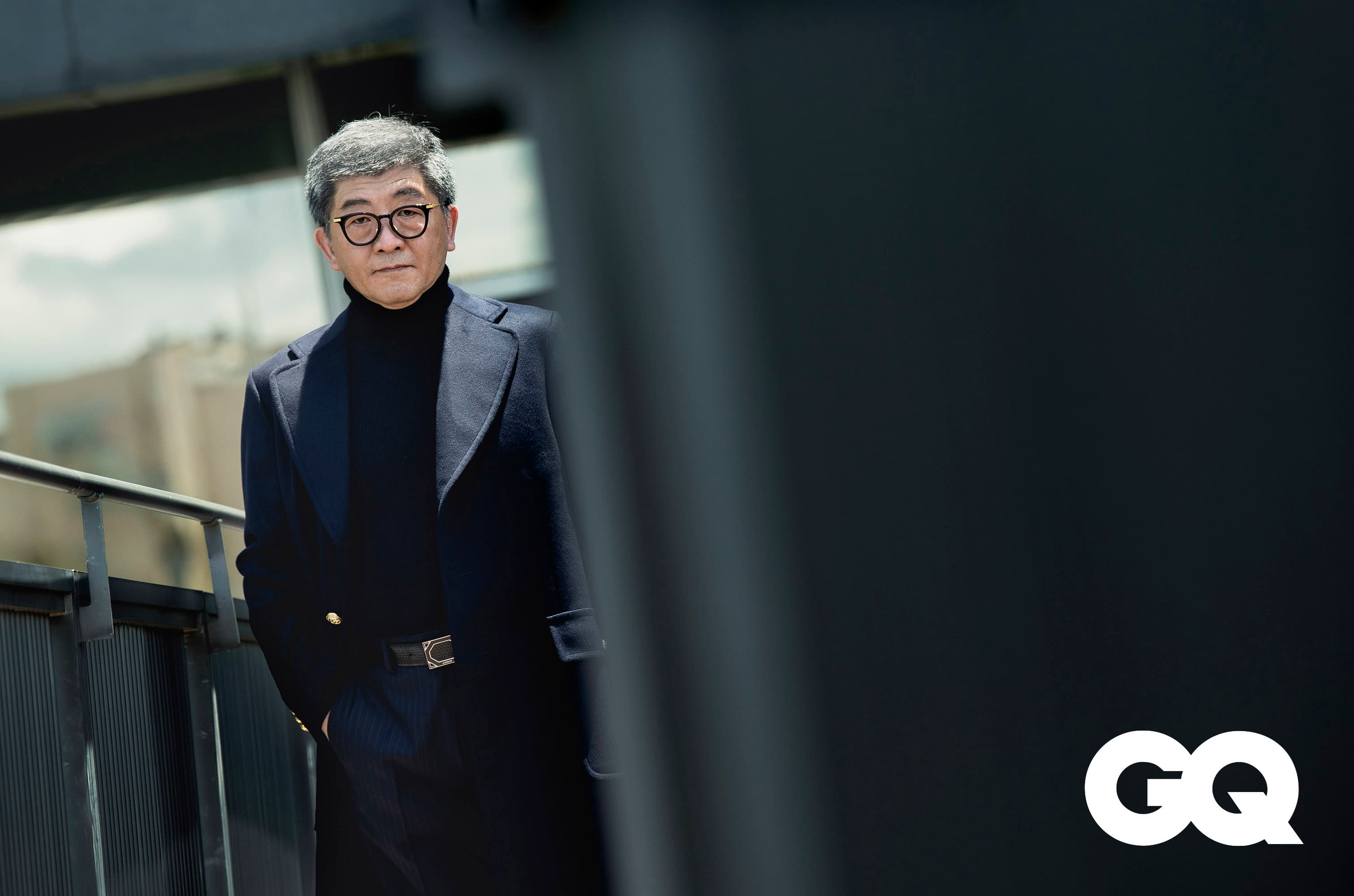 陳時中登上潮流雜誌封面，專訪內容提及與妻子相處之道。（GQ TAIWAN雜誌提供）