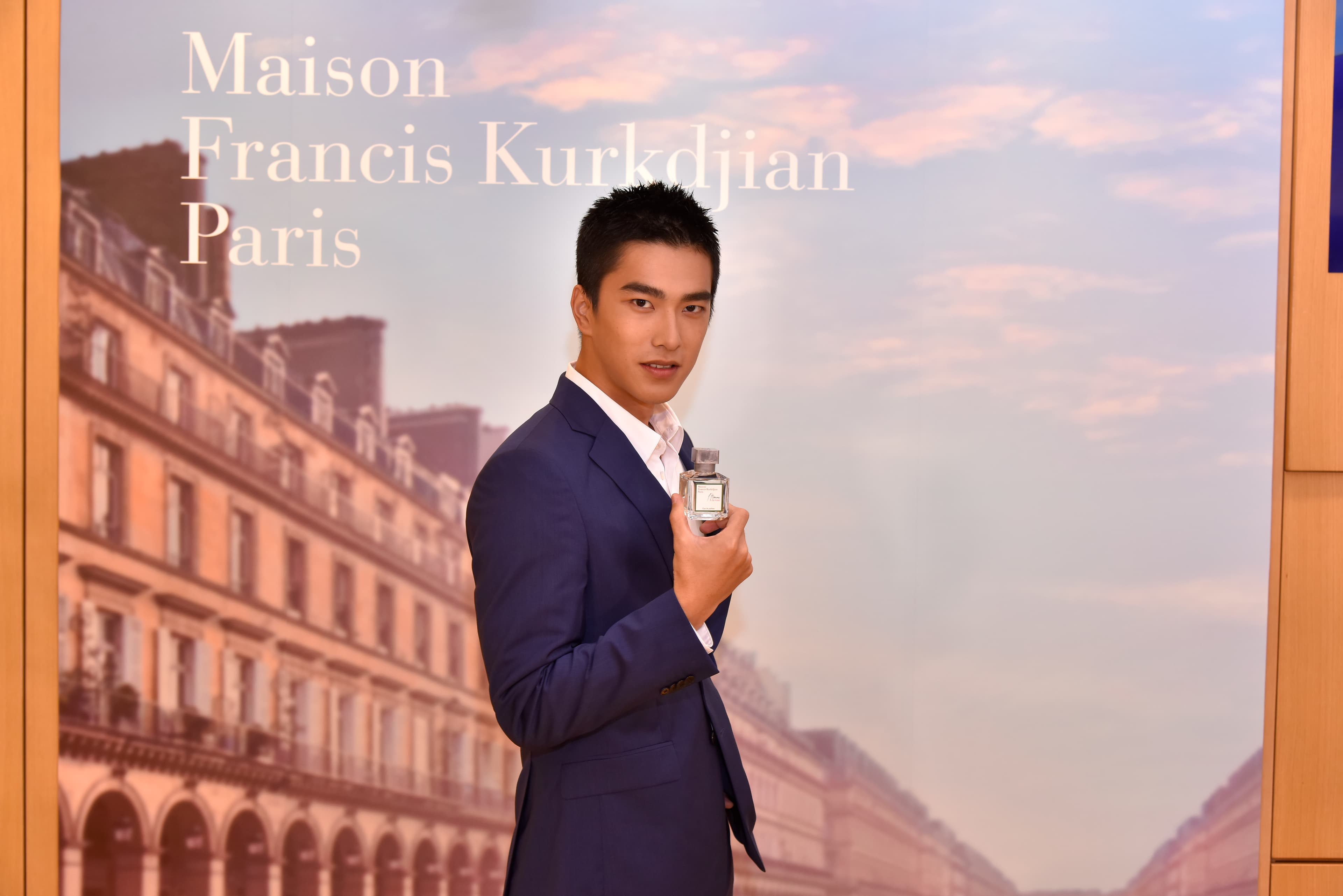 Francis Kurkdjian將這款以玫瑰為主調的淡香精獻給男仕，清新透亮超乎想像的高持香度。（爵思國際提供）