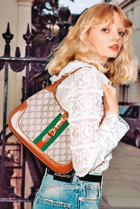 Jackie 1961經典Logo中型肩背包。NT$76,000。（古馳提供）