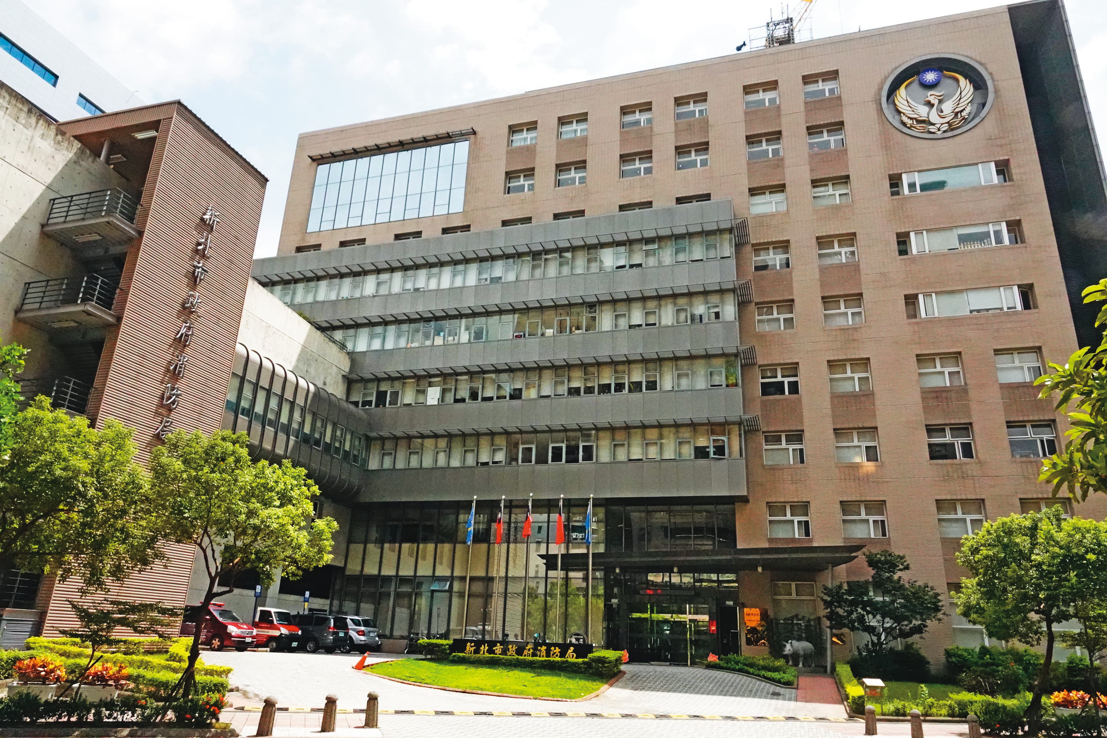 程昌興常代表新北市消防局（圖）接受訪問，還被封為「火災預防活字典」。