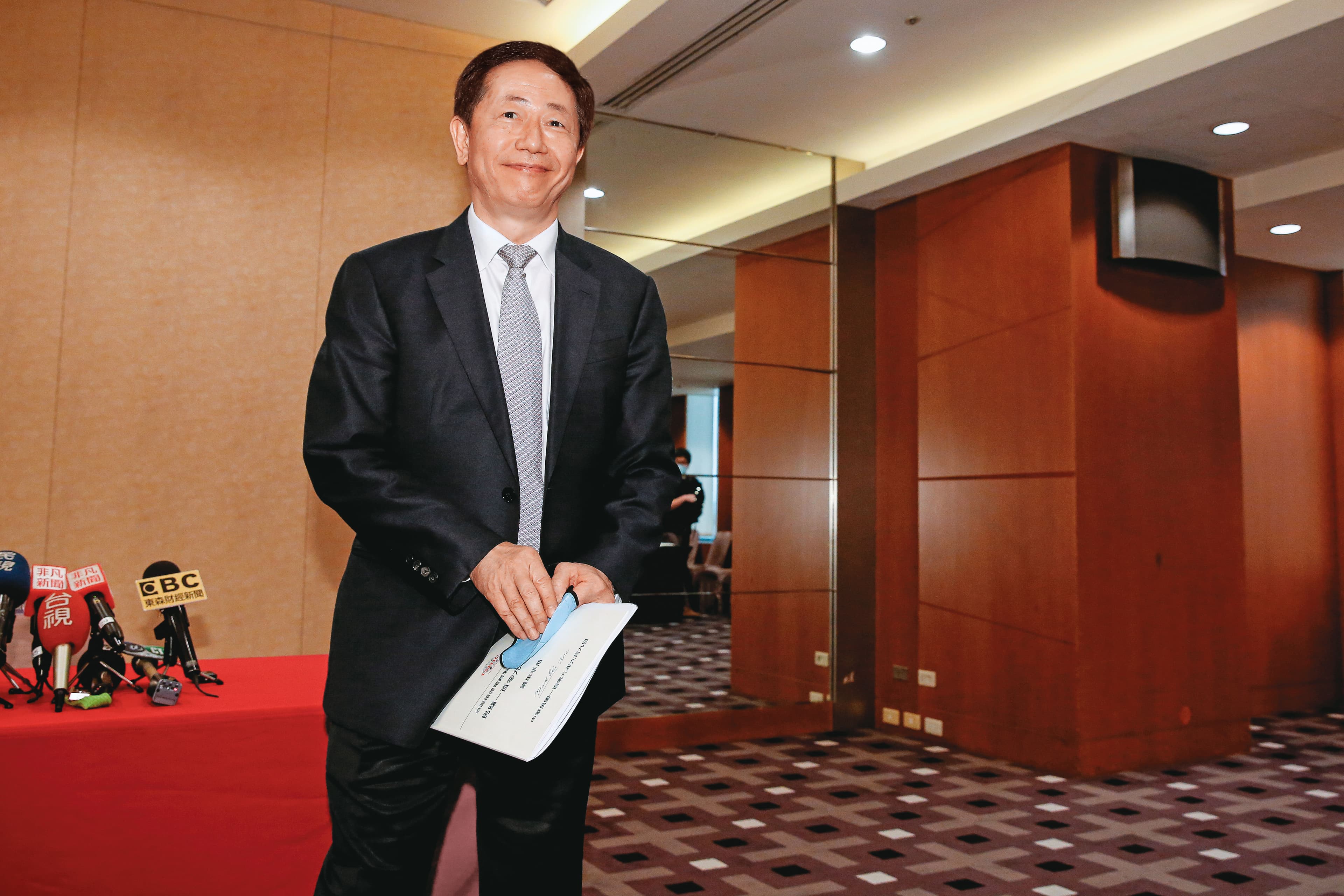 台積電董事長劉德音表示：「今年的生意好，台積電將徵才8千人，是往年的1倍。」