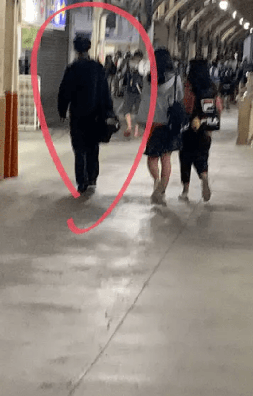 台鐵驚傳出現護目鏡之狼，有網友指稱曾被他用下體磨蹭。（翻攝自Dcard）