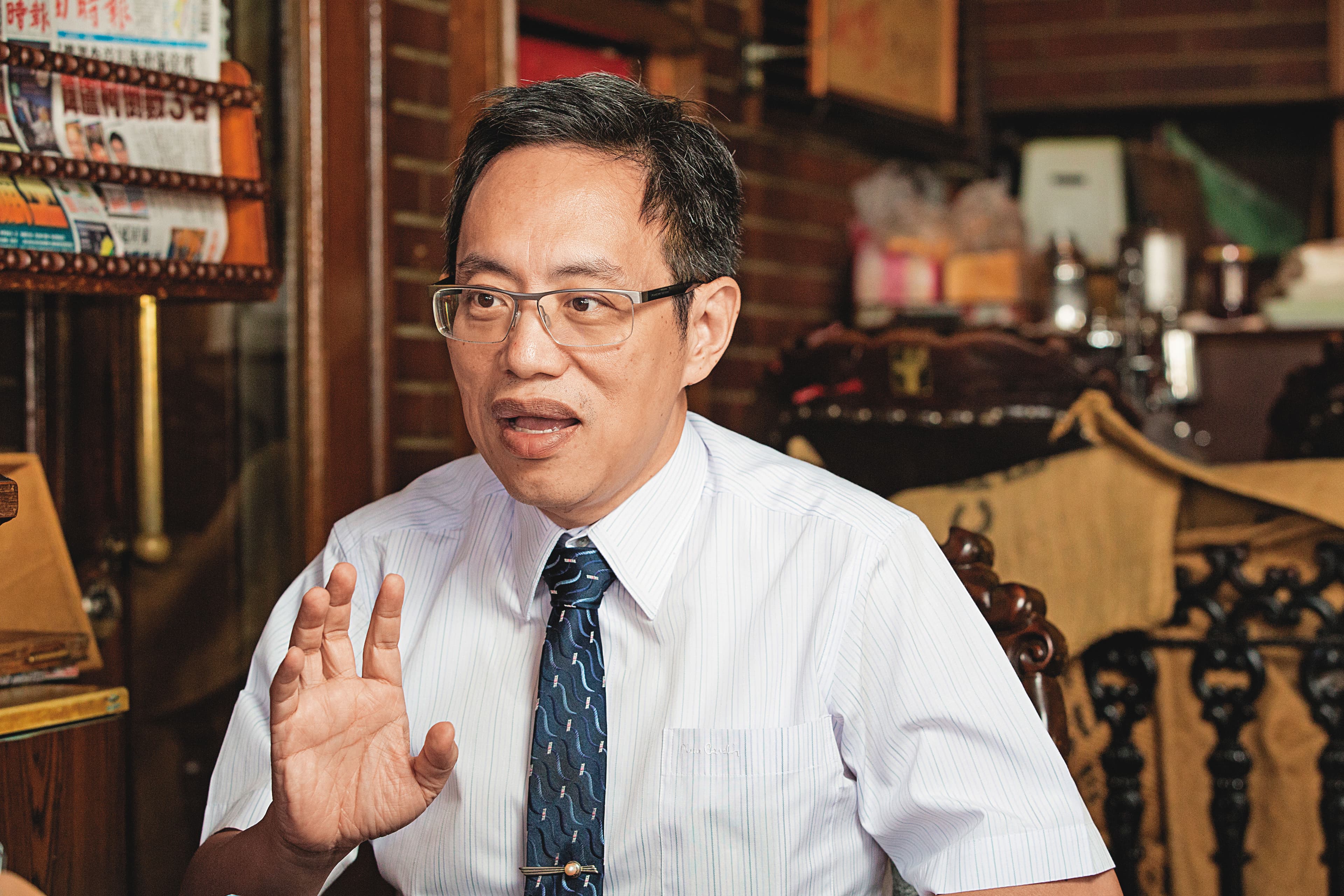 勞保險講師鄭正一表示，若不服勞保局核定，申請爭議審議才有機會扳回權益。