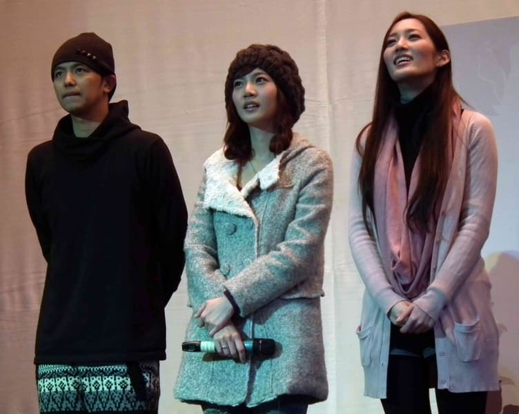 曾之喬跟小鬼合作過一部偶像劇《流氓校長》，拍戲時小鬼很照顧她與他的助理，也很常跟她聊天。（本刊資料照）