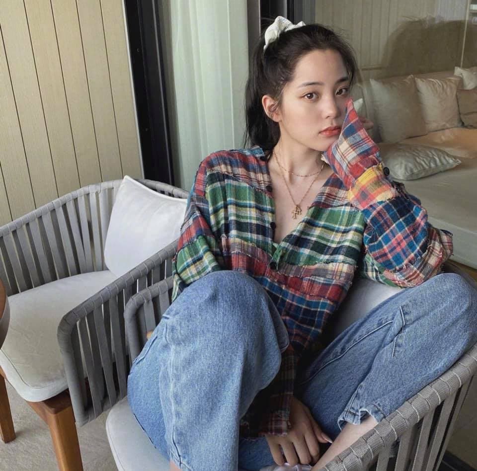 歐陽娜娜曾傳出半年賺3億，歐陽一家5口全靠她養活。（翻攝自歐陽娜娜臉書）