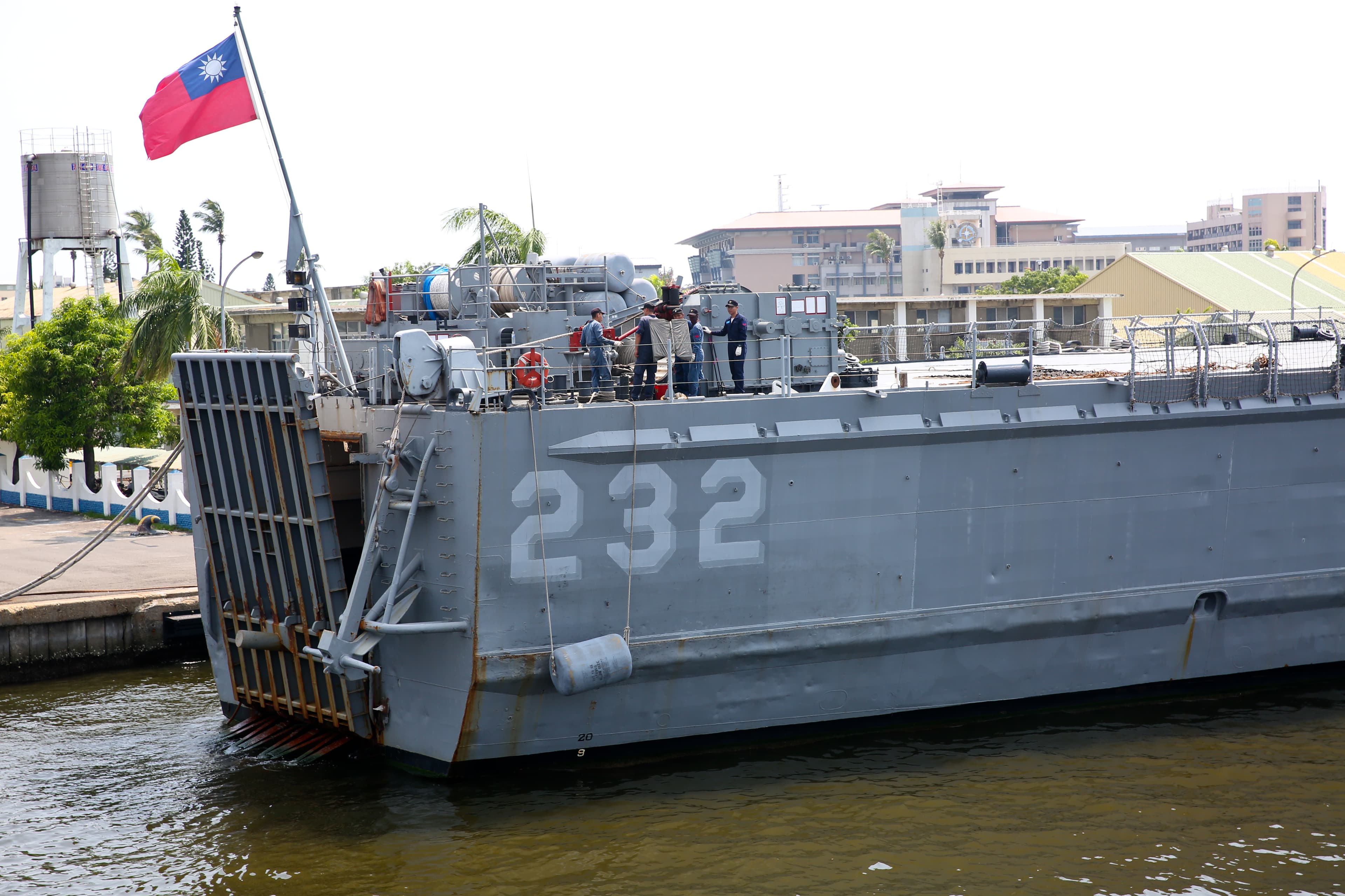 海軍原訂的88杯飲料，結果為了保衛國家必須馬上開軍艦出去，因此無法照約定領取。（示意圖/資料照）