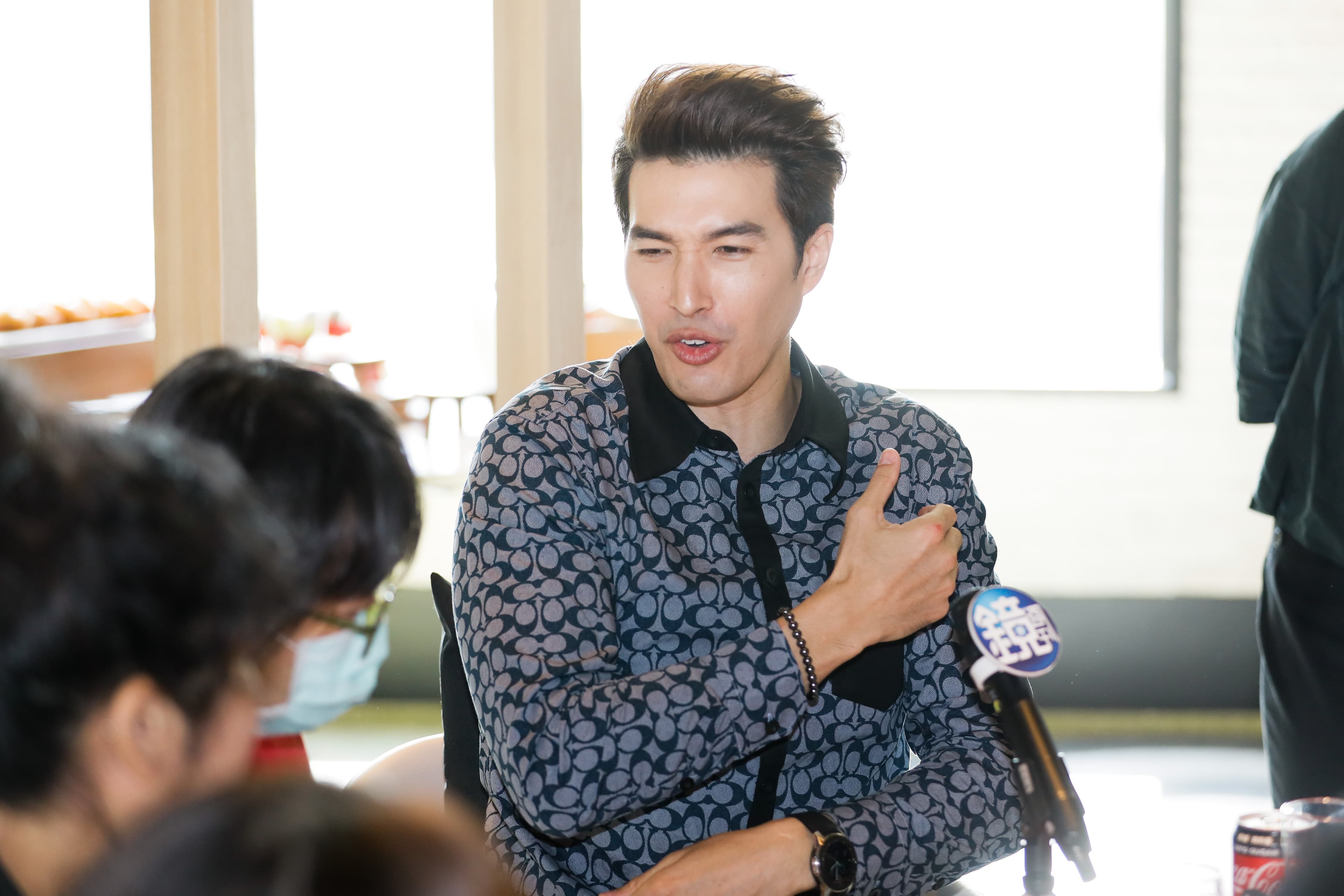 錦榮從女友的3歲兒子偷學了不少他脫口而出的韓文單字，譬如「好冷」、「好燙」等單字。