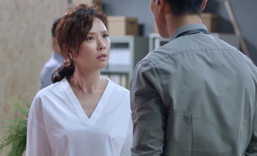 天心扮演強悍女律師，有多場衝突戲碼。（中視提供）