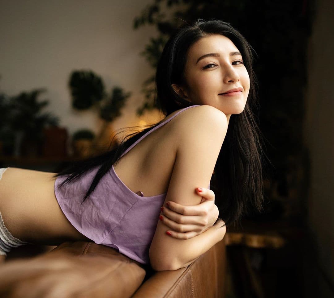 東區美式餐廳正妹老闆娘身材姣好。（翻攝自veedachang IG）