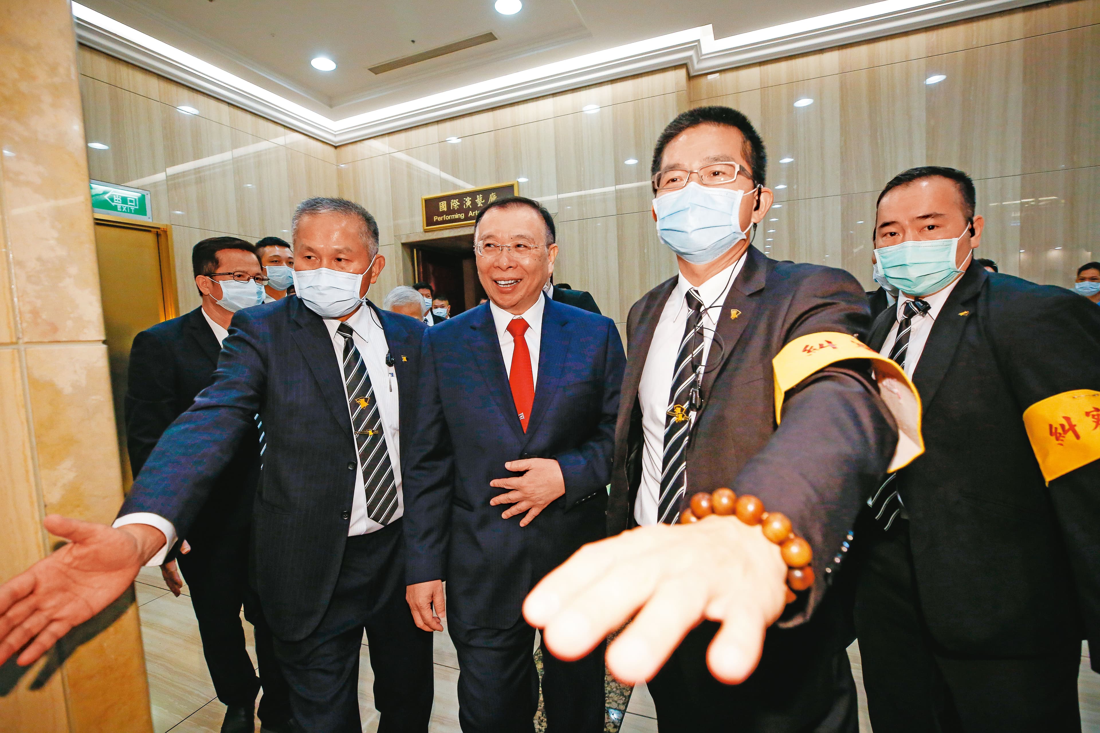 謝裕民近年積極在台灣攻城掠地，除了官田鋼等鋼鐵業，還入主台苯、光洋科、友訊。