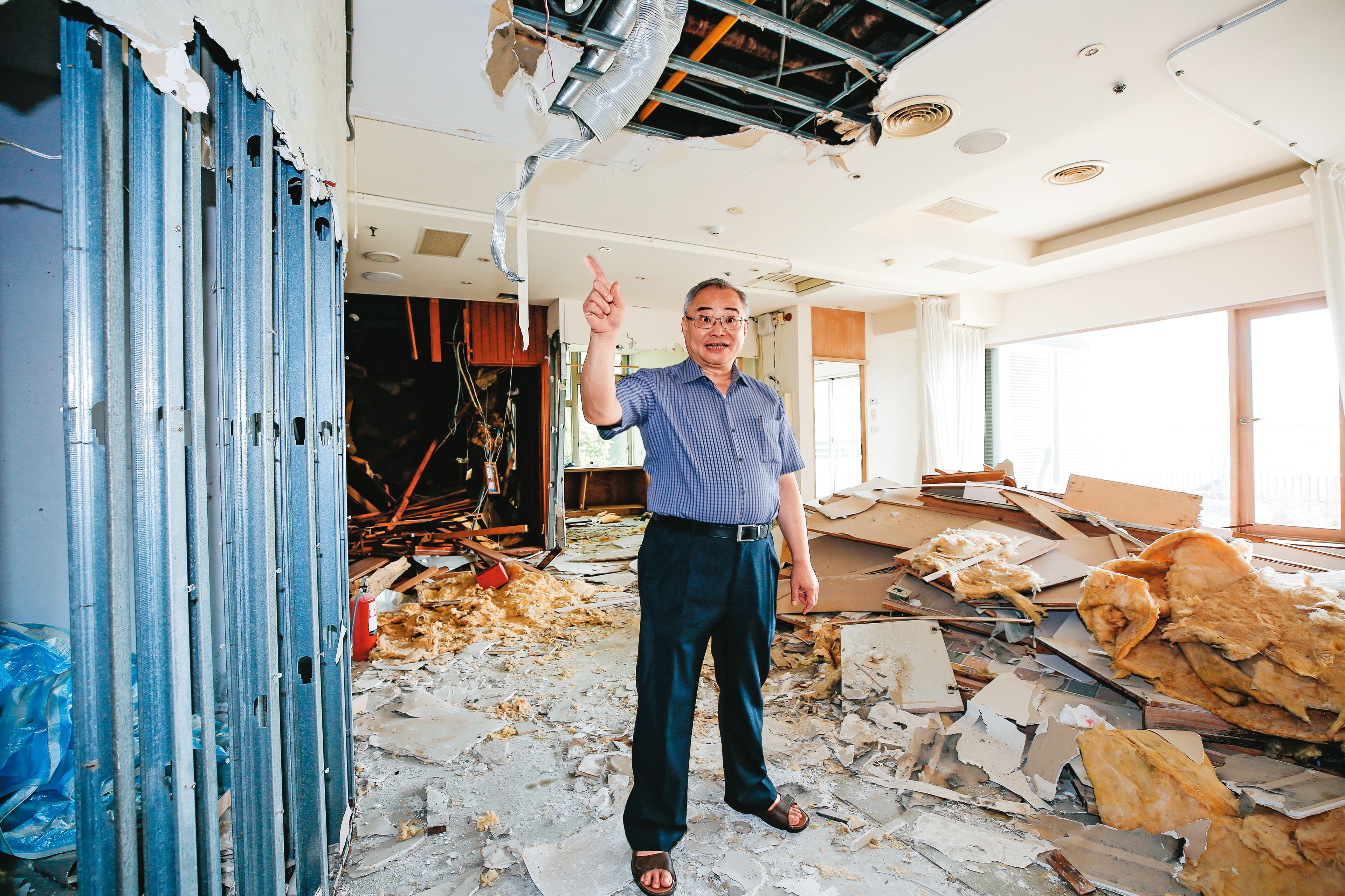 陳先生買下「東方巨人」4到5樓其中1戶房屋，如今因建物產權糾紛無法裝潢施工。