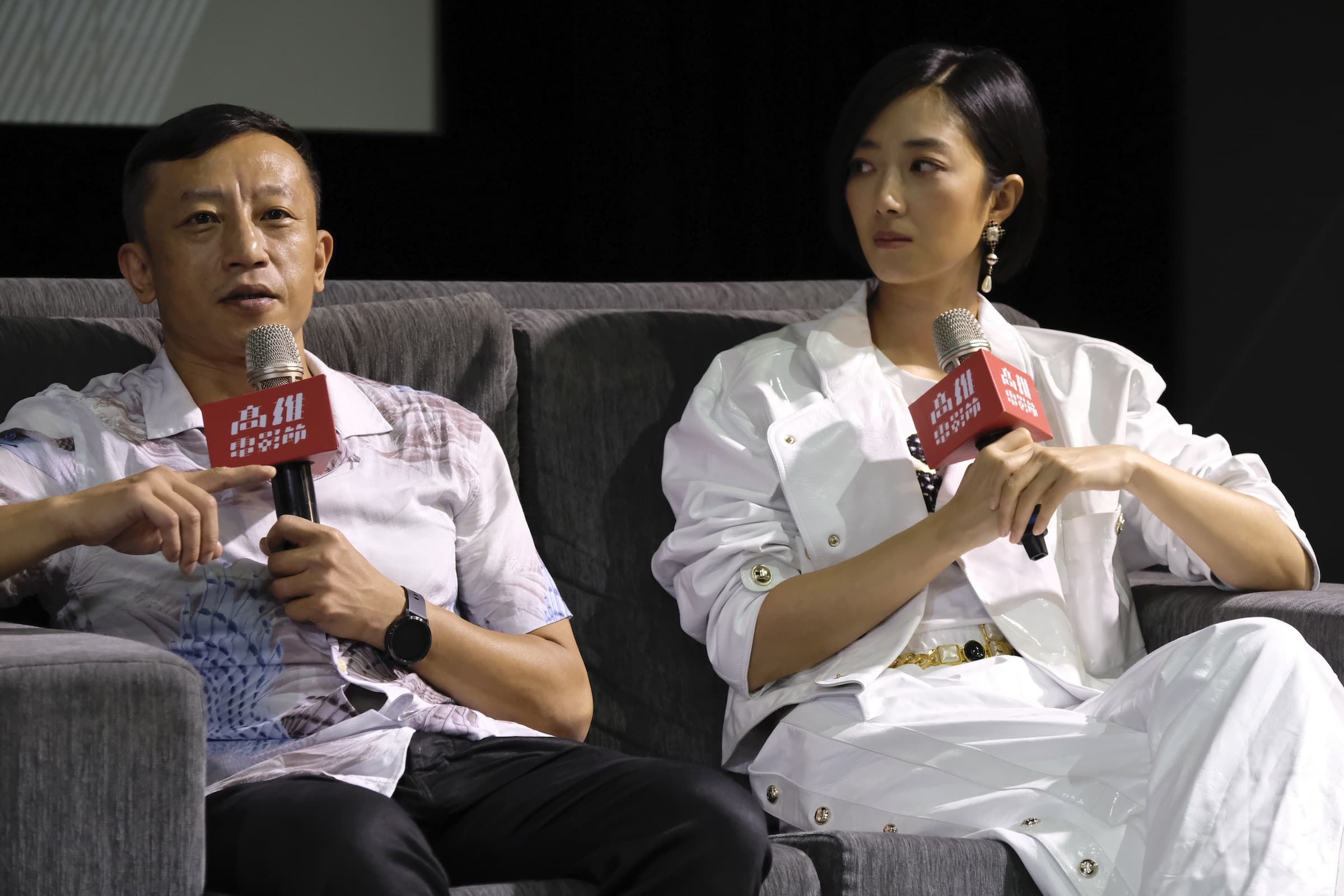 導演楊雅喆（左）、桂綸鎂（右）一起回顧8年前合作《女朋友。男朋友》的經歷。（高雄電影節提供）