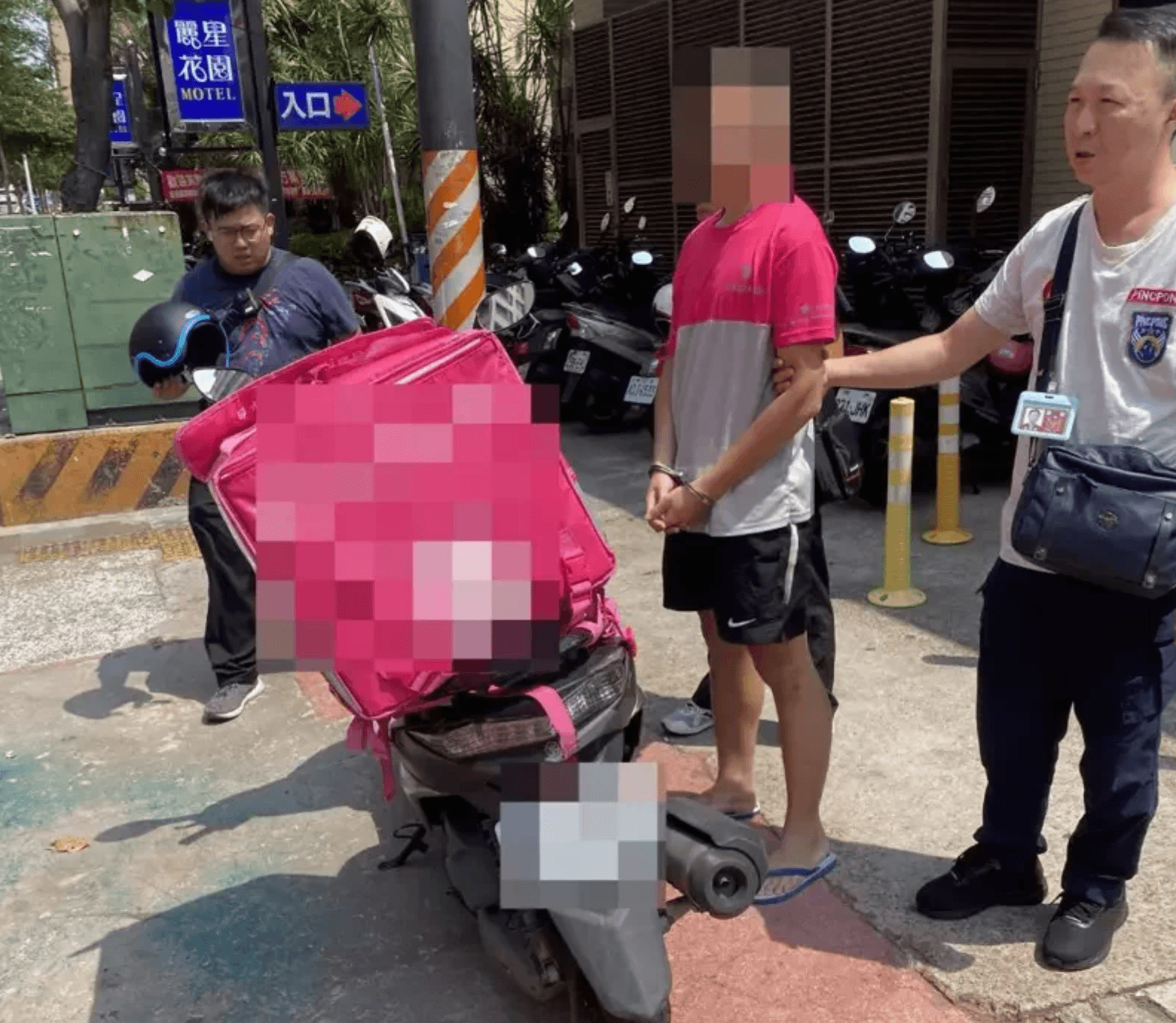 警方抓獲一名販毒男子，對方竟偽裝成外送人員掩人耳目。（翻攝畫面）