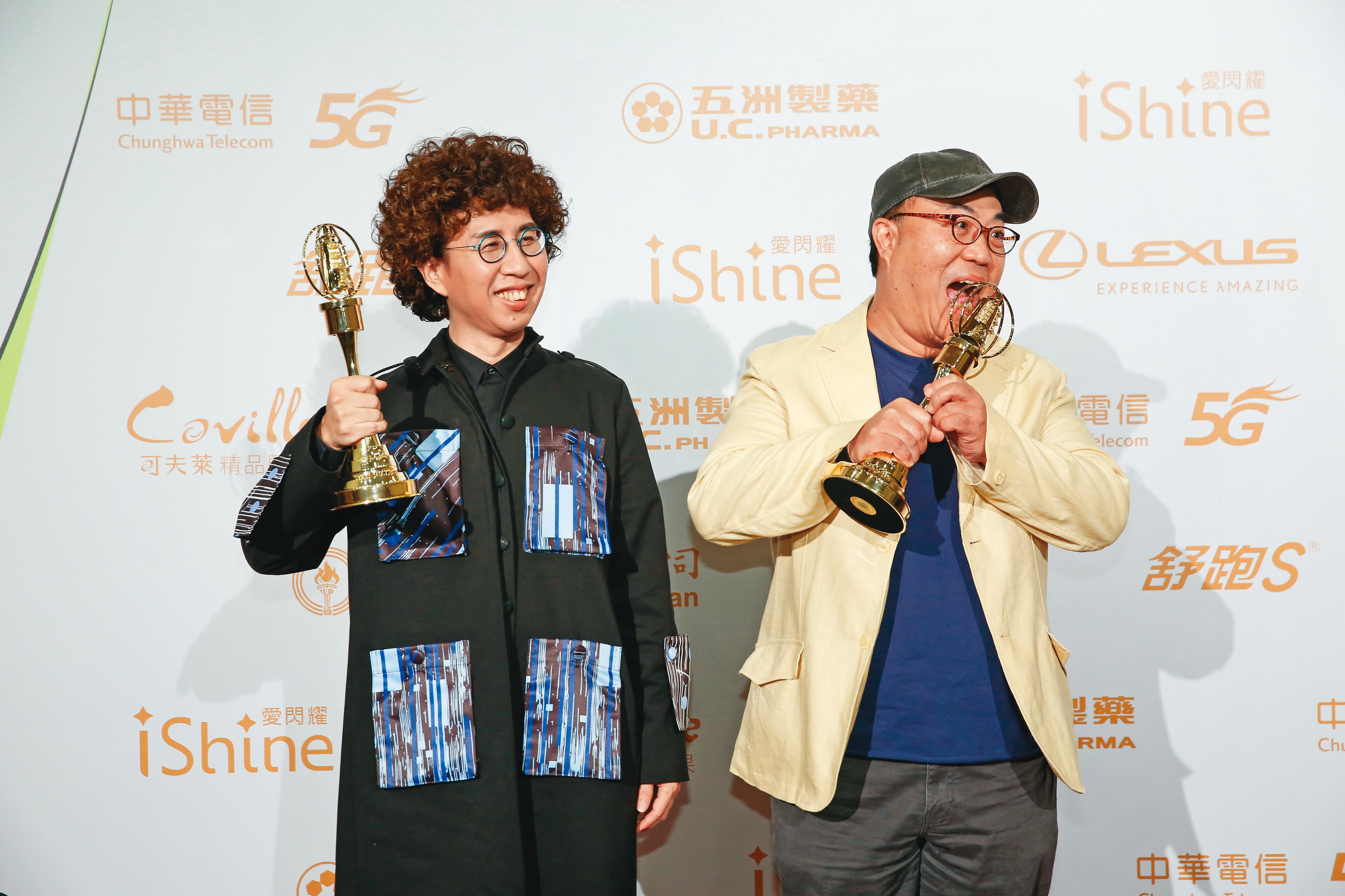 《我在市場待了一整天》製作人劉志雄（右）在本屆金鐘盛典慘被各界批評，因為他兩度上台的致詞長達9分鐘，嚴重超時。