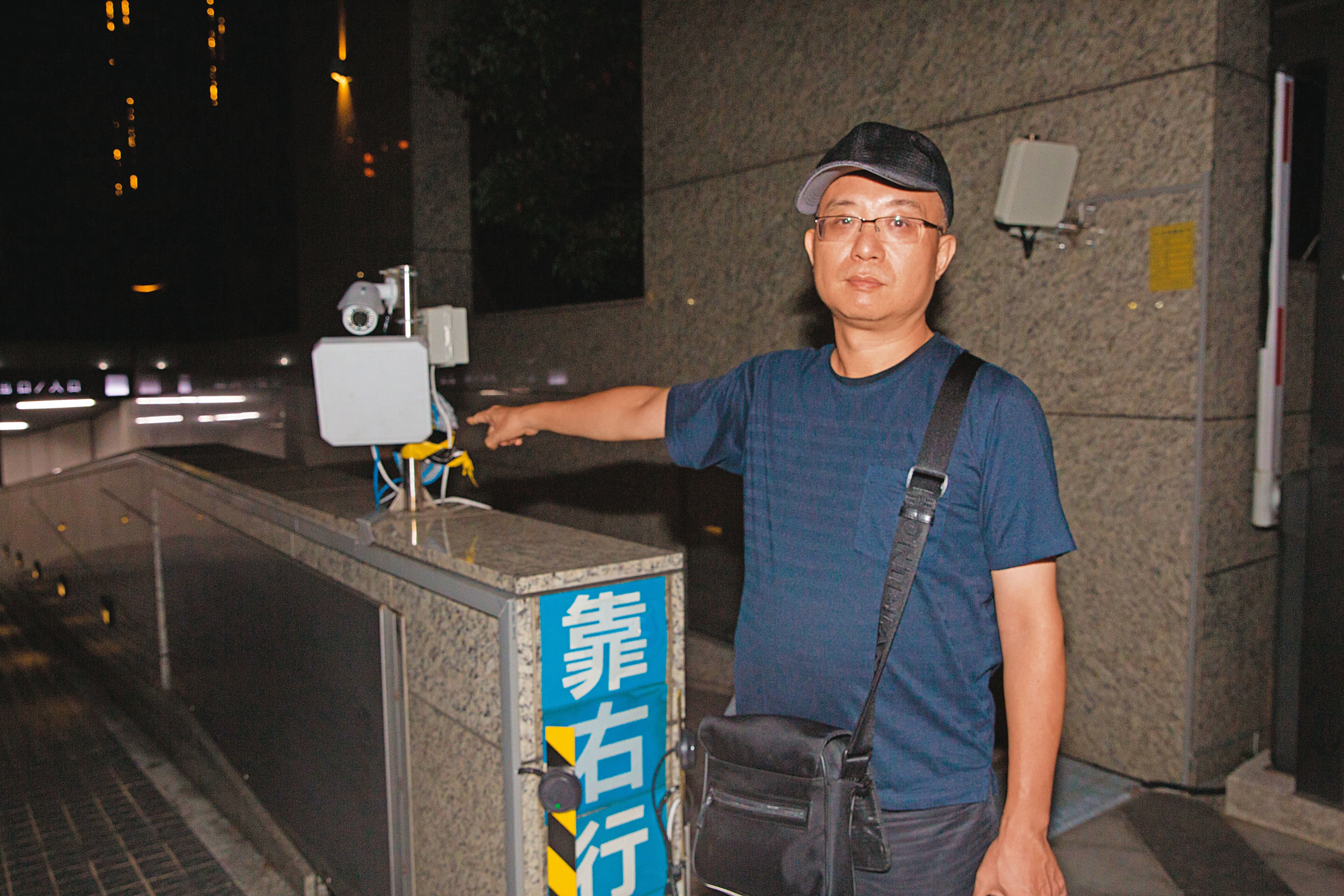 住戶指控劉承武採購車道辨識系統獨斷獨行，比市價高出約1倍。