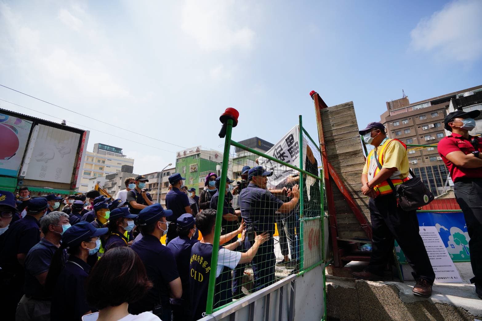 南鐵拆遷引起許多民眾的抗爭。（本刊資料照）