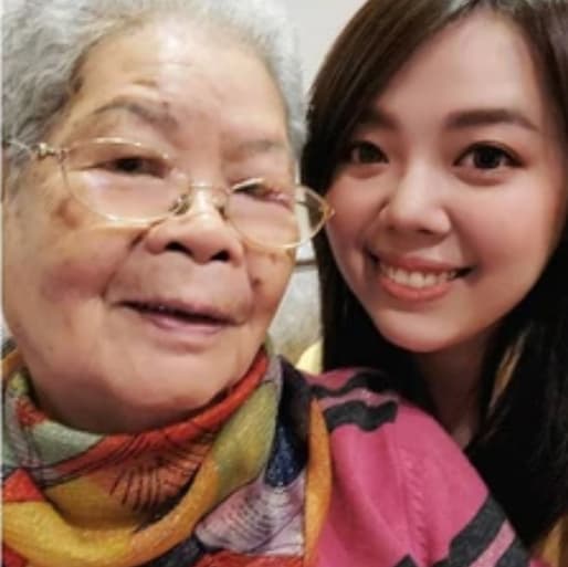 小鬼奶奶今年已88歲，得知孫子過世時，一度無法接受。（翻攝自小鬼妹妹IG）